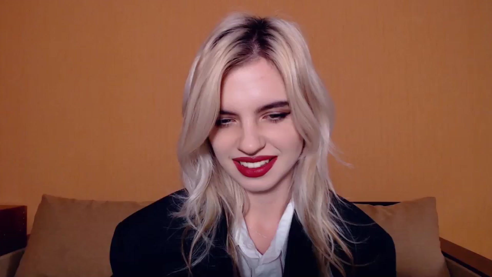 Gallery image thumbnail from Erineys's myfreecams stream on, 10/28/2023, 13:57 image 18 of 20