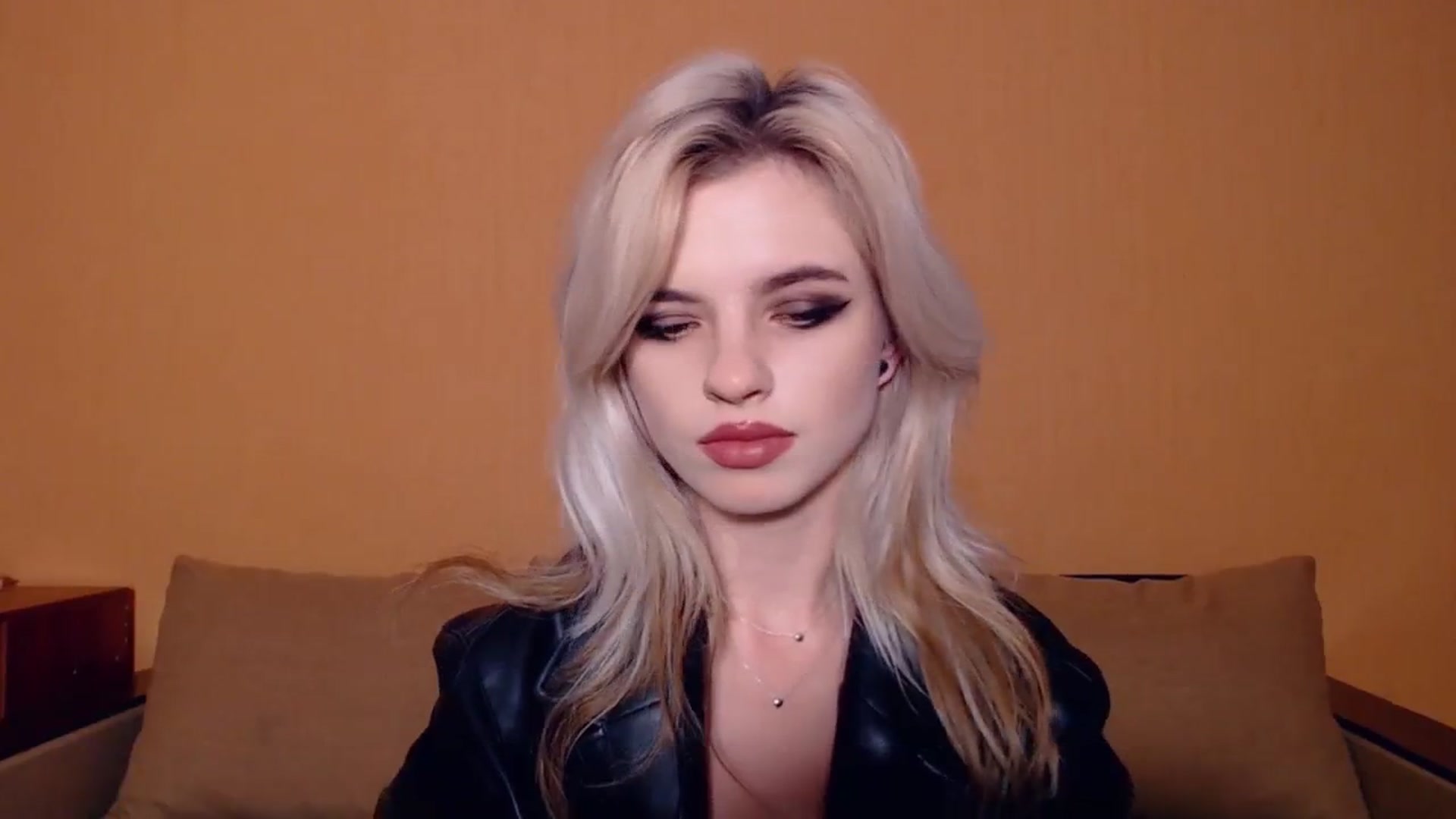Gallery image thumbnail from Erineys's myfreecams stream on, 10/30/2023, 15:10 image 4 of 20
