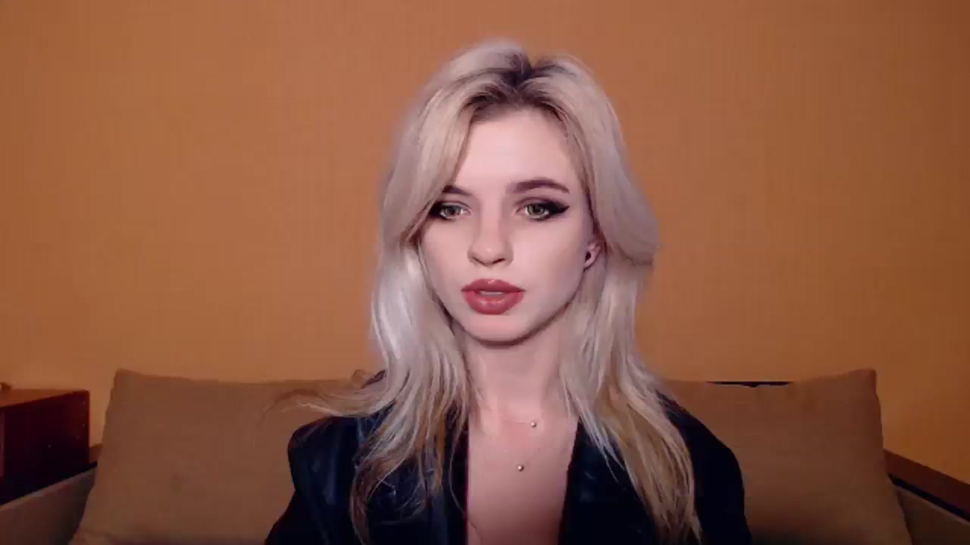 Gallery image thumbnail from Erineys's myfreecams stream on, 10/30/2023, 15:10 image 5 of 20