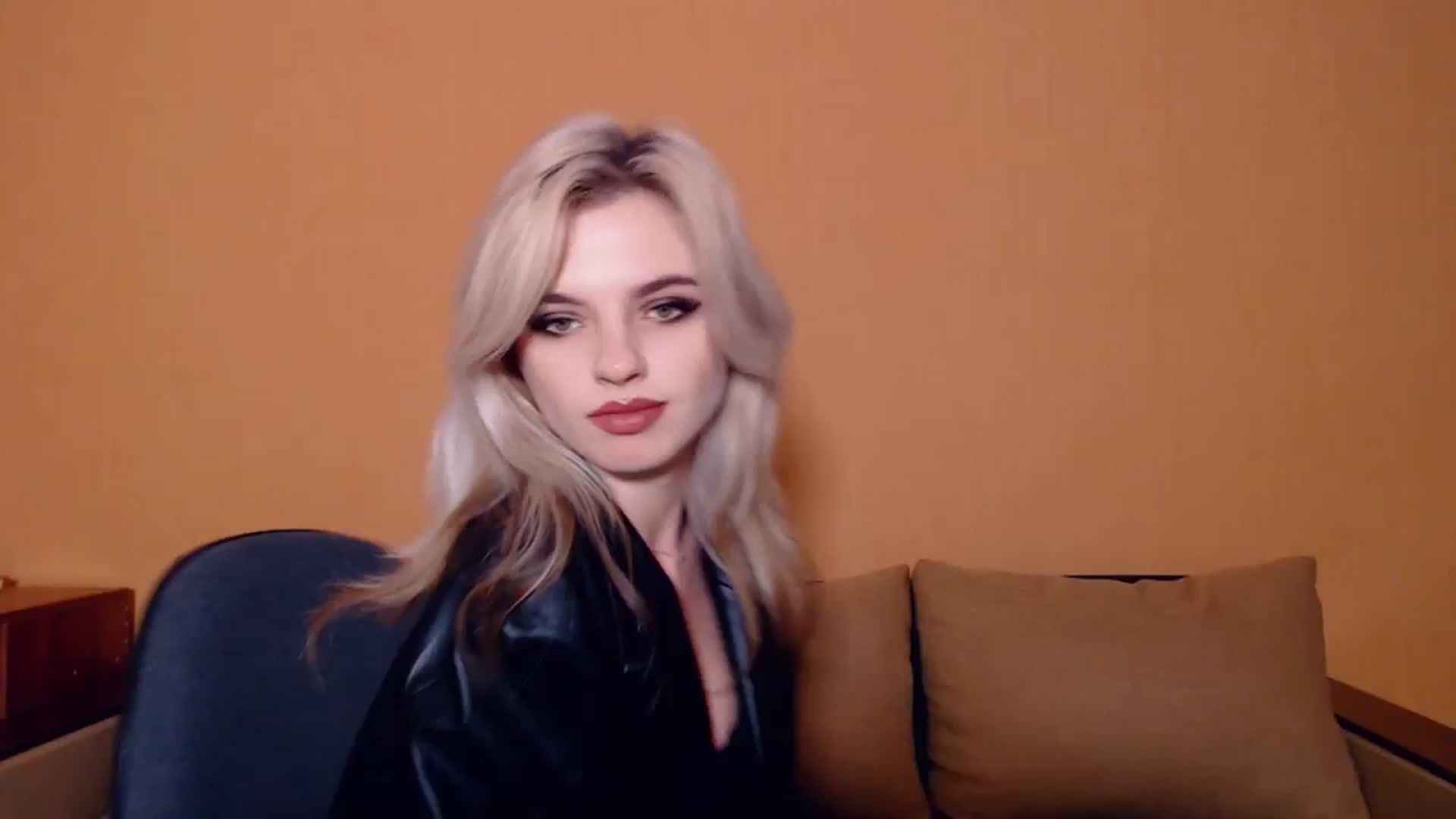 Gallery image thumbnail from Erineys's myfreecams stream on, 10/30/2023, 15:10 image 12 of 20
