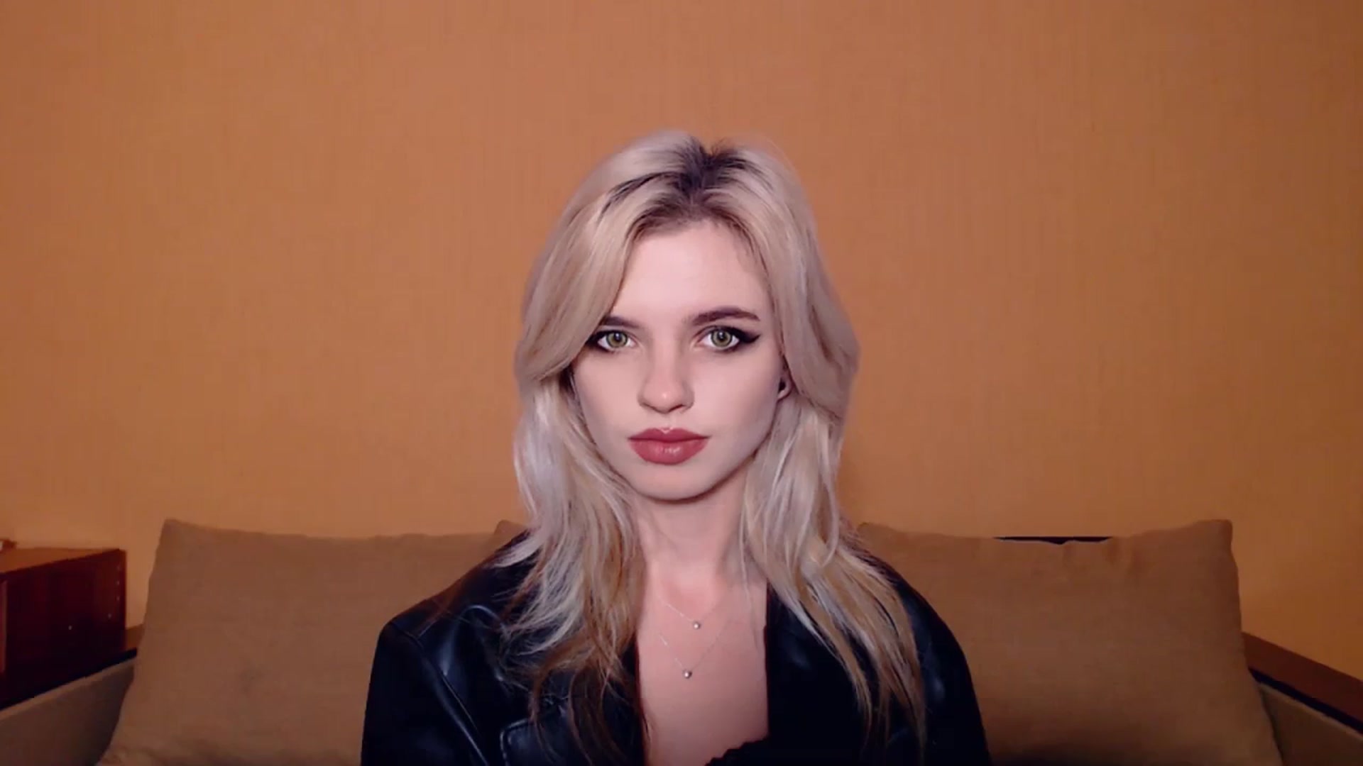 Gallery image thumbnail from Erineys's myfreecams stream on, 10/30/2023, 15:10 image 17 of 20