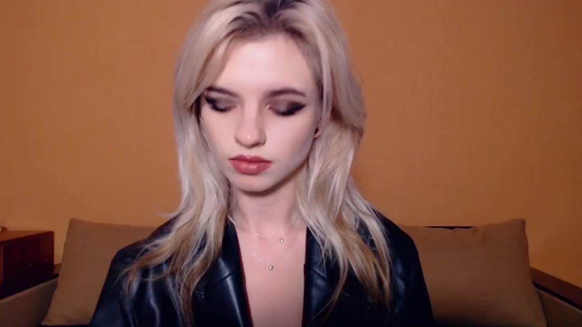 Gallery image thumbnail from Erineys's myfreecams stream on, 10/30/2023, 15:10 image 2 of 20