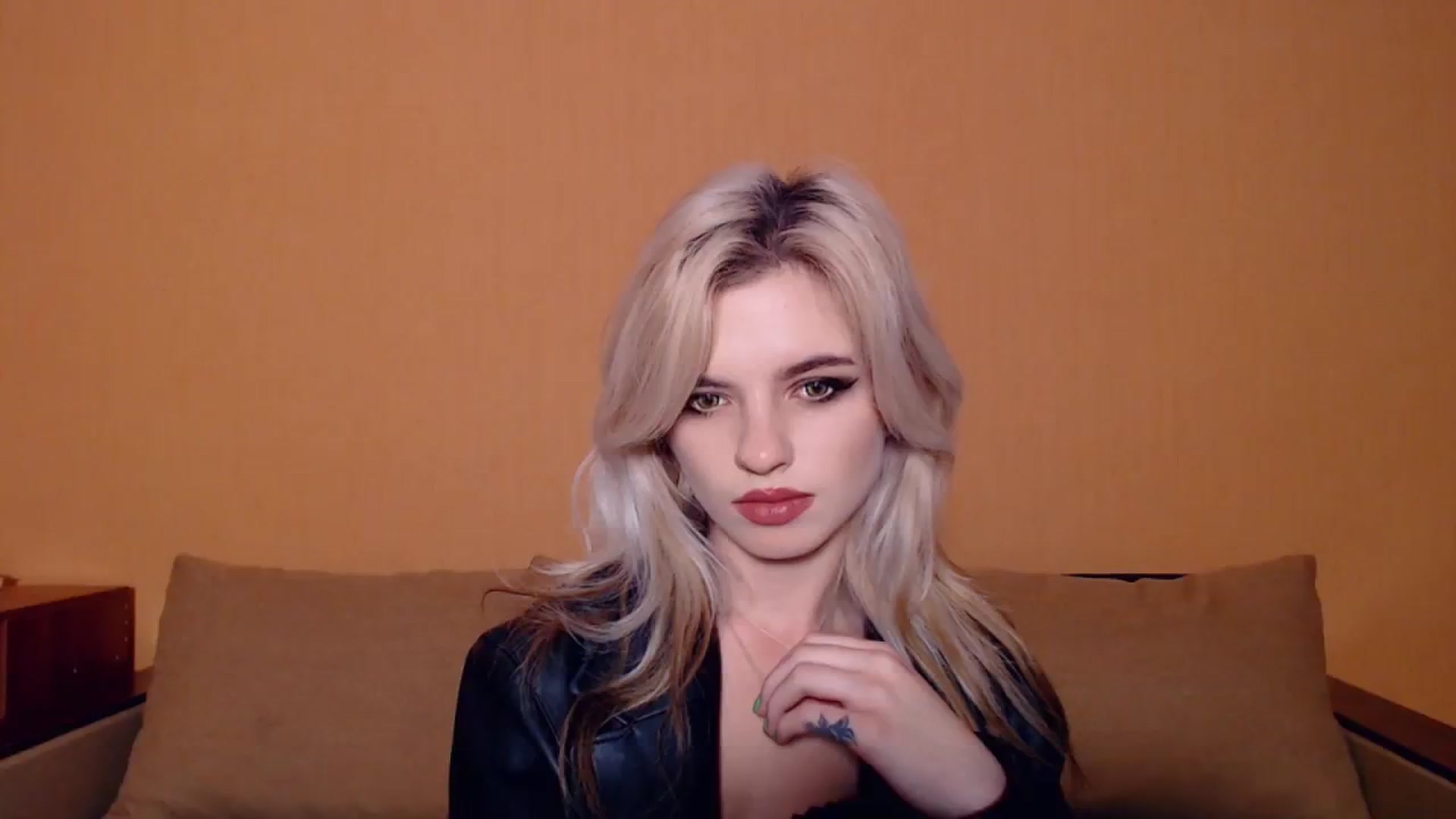 Gallery image thumbnail from Erineys's myfreecams stream on, 10/30/2023, 15:10 image 13 of 20
