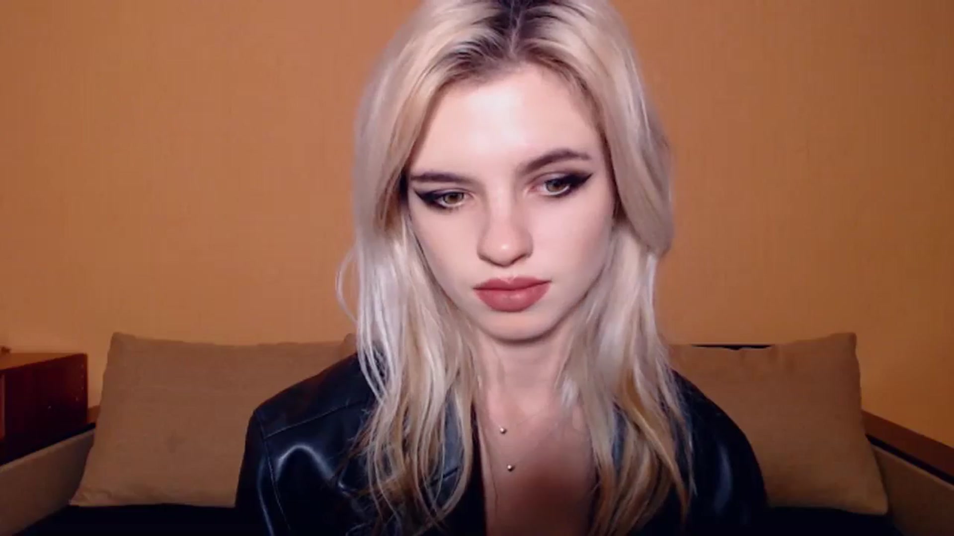Gallery image thumbnail from Erineys's myfreecams stream on, 10/30/2023, 18:17 image 14 of 20