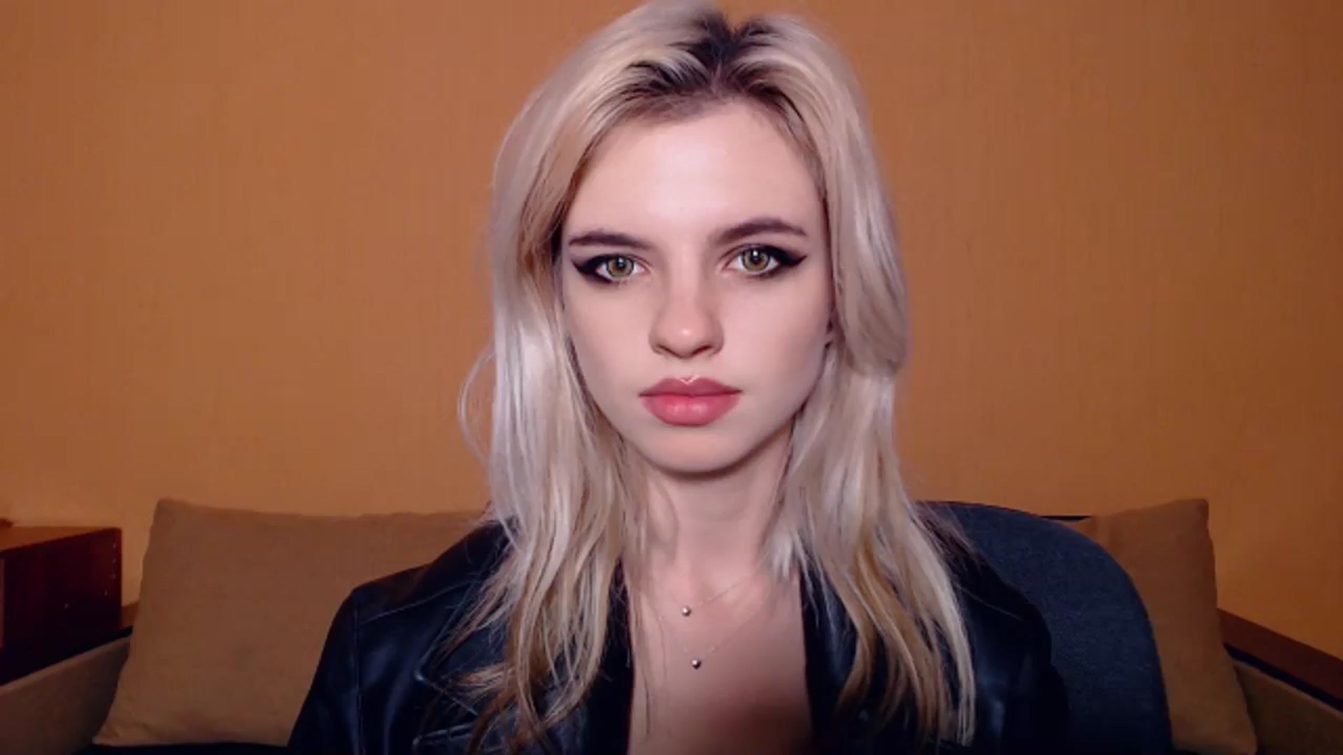 Gallery image thumbnail from Erineys's myfreecams stream on, 10/30/2023, 18:17 image 5 of 20