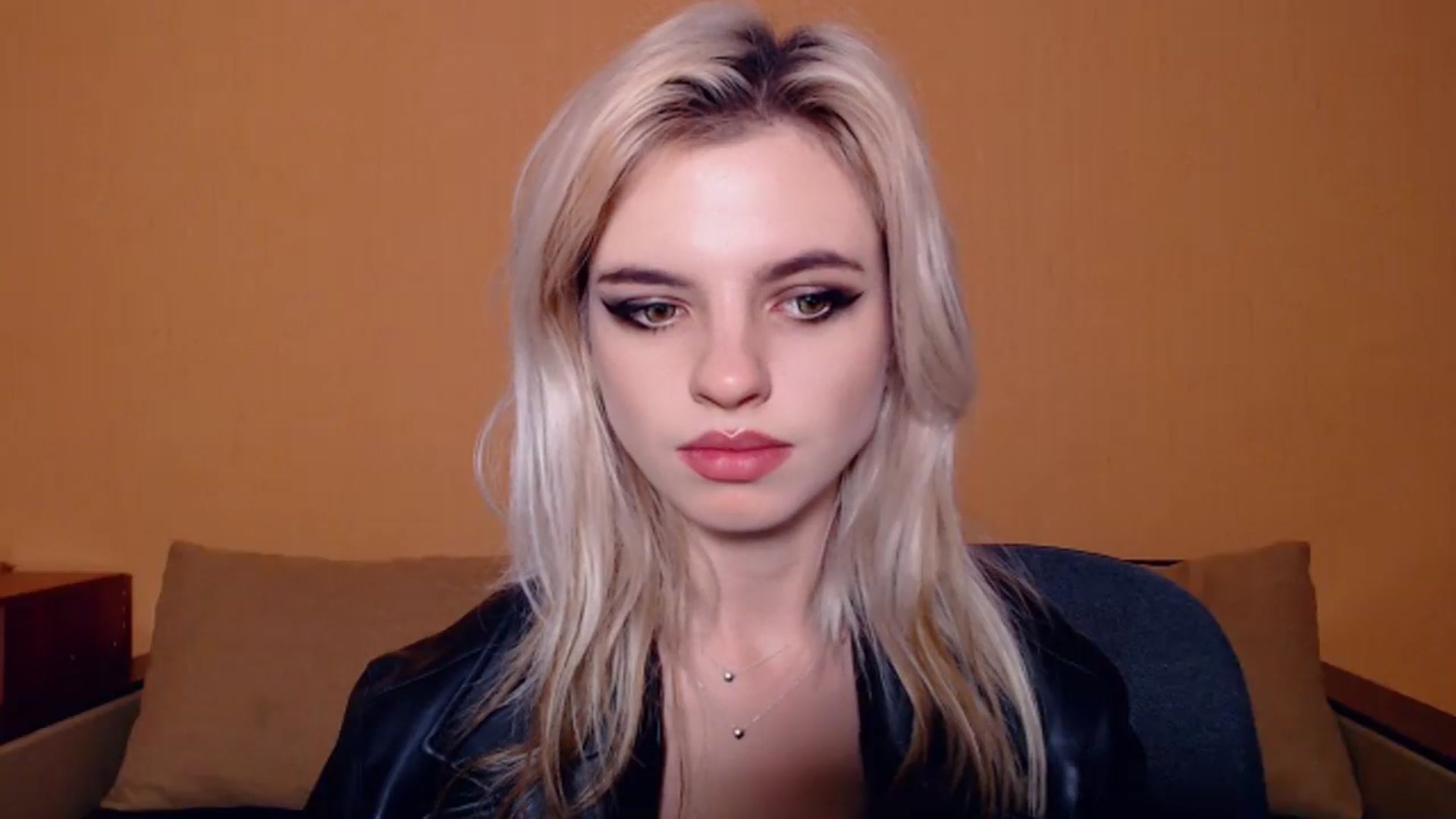 Gallery image thumbnail from Erineys's myfreecams stream on, 10/30/2023, 18:17 image 6 of 20