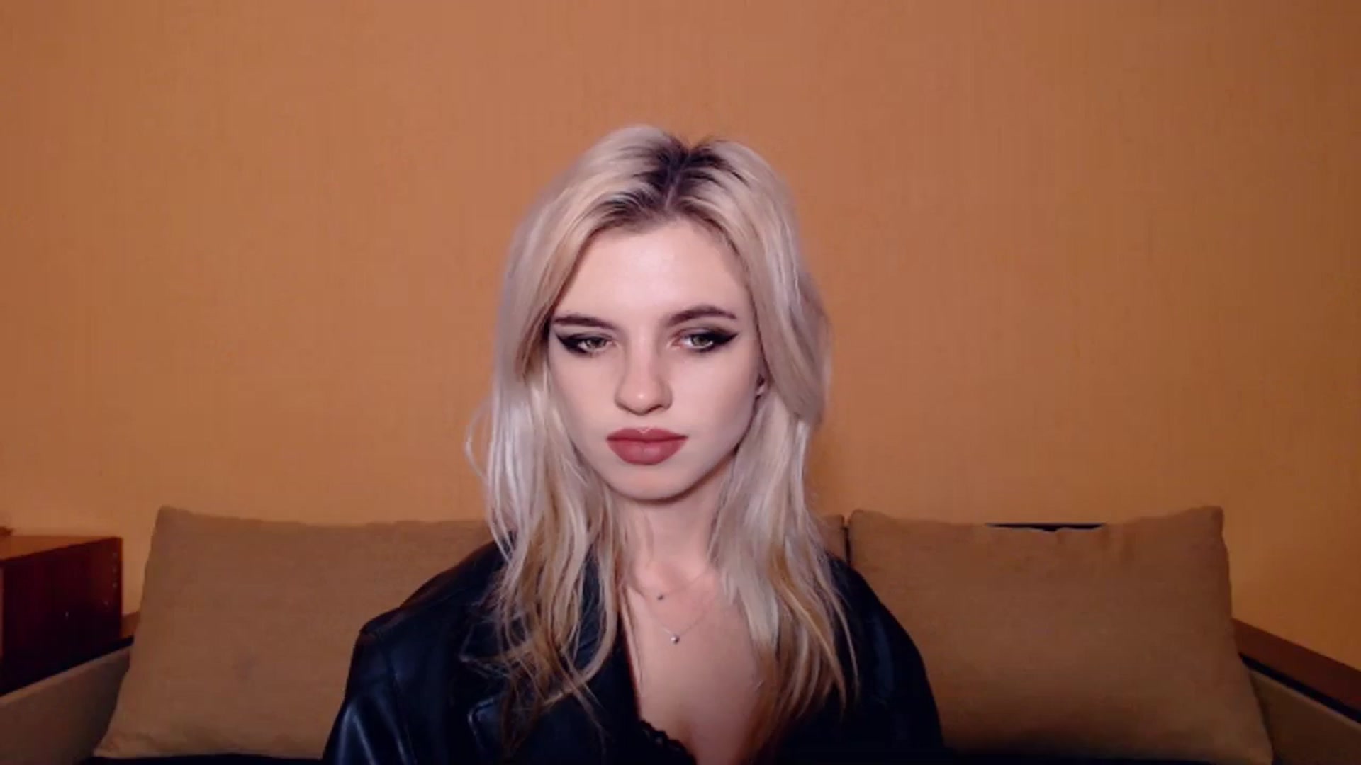 Gallery image thumbnail from Erineys's myfreecams stream on, 10/30/2023, 18:17 image 12 of 20
