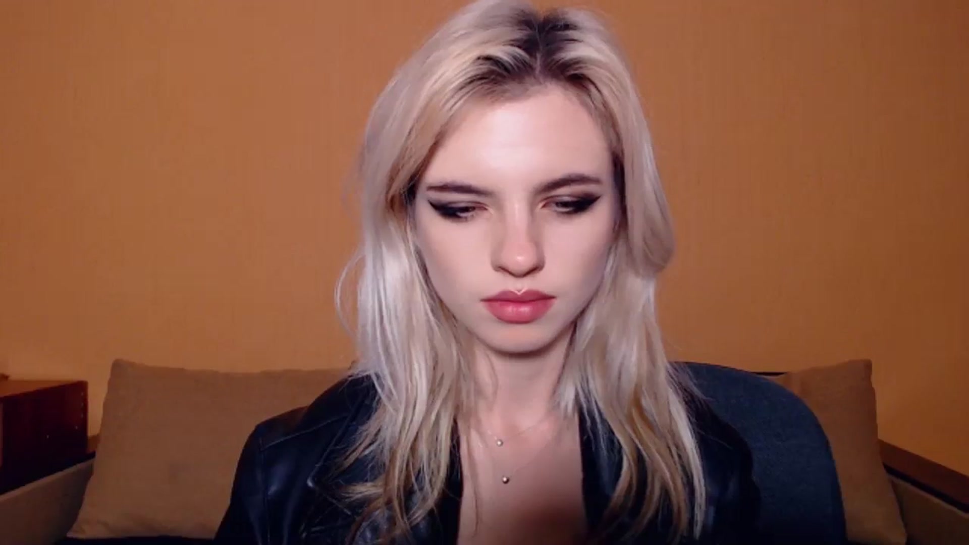 Gallery image thumbnail from Erineys's myfreecams stream on, 10/30/2023, 18:17 image 4 of 20