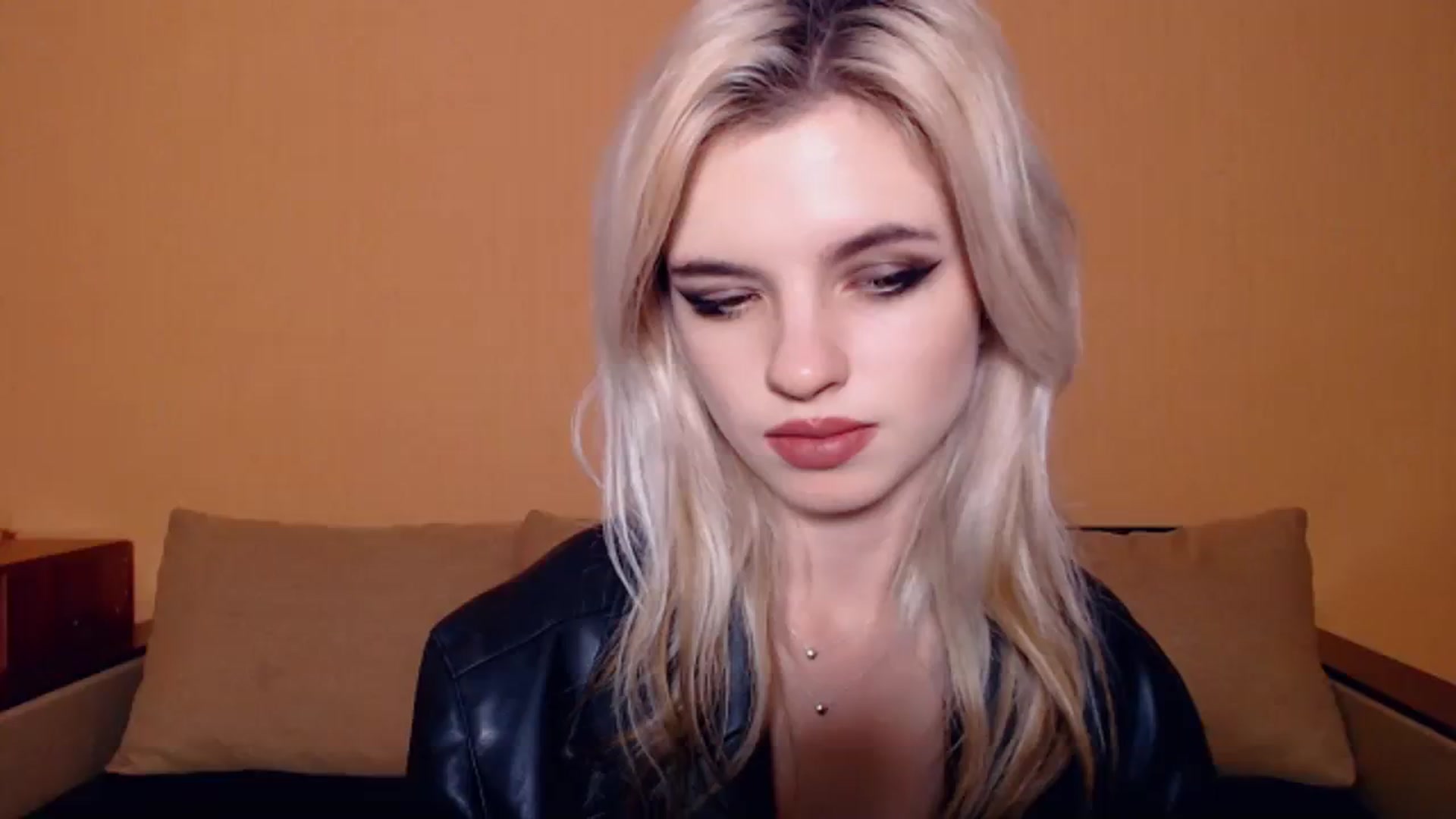 Gallery image thumbnail from Erineys's myfreecams stream on, 10/30/2023, 18:17 image 16 of 20