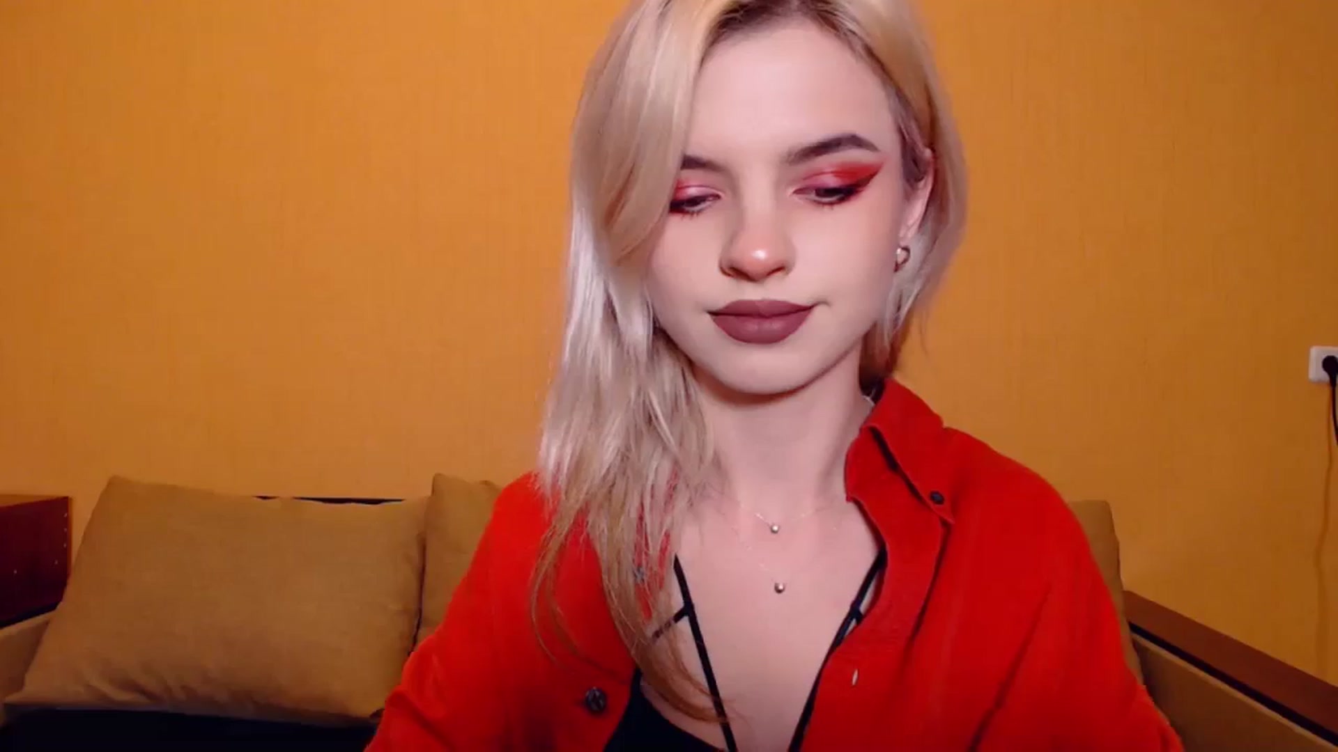 Gallery image thumbnail from Erineys's myfreecams stream on, 11/03/2023, 15:09 image 14 of 20