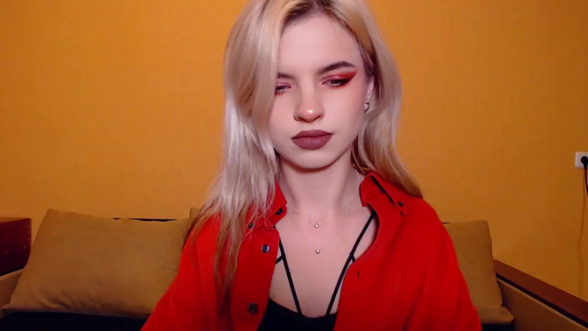 Gallery image thumbnail from Erineys's myfreecams stream on, 11/03/2023, 15:09 image 8 of 20