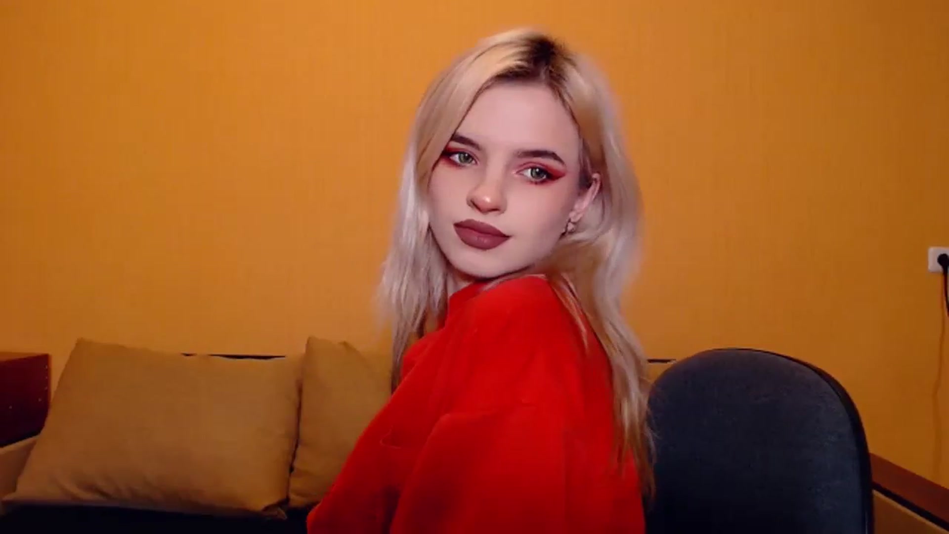 Gallery image thumbnail from Erineys's myfreecams stream on, 11/03/2023, 15:09 image 4 of 20