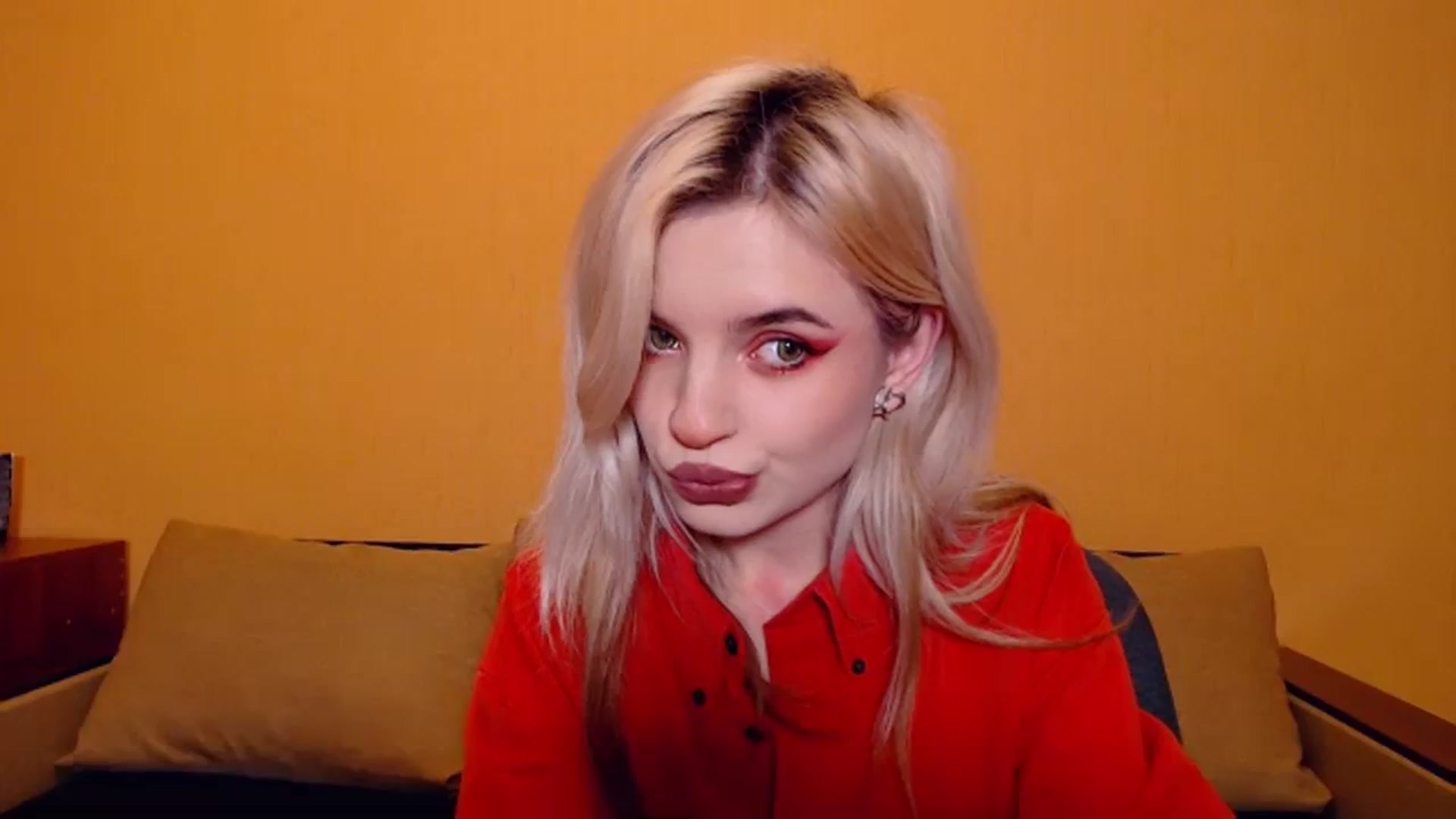 Gallery image thumbnail from Erineys's myfreecams stream on, 11/03/2023, 16:19 image 16 of 20