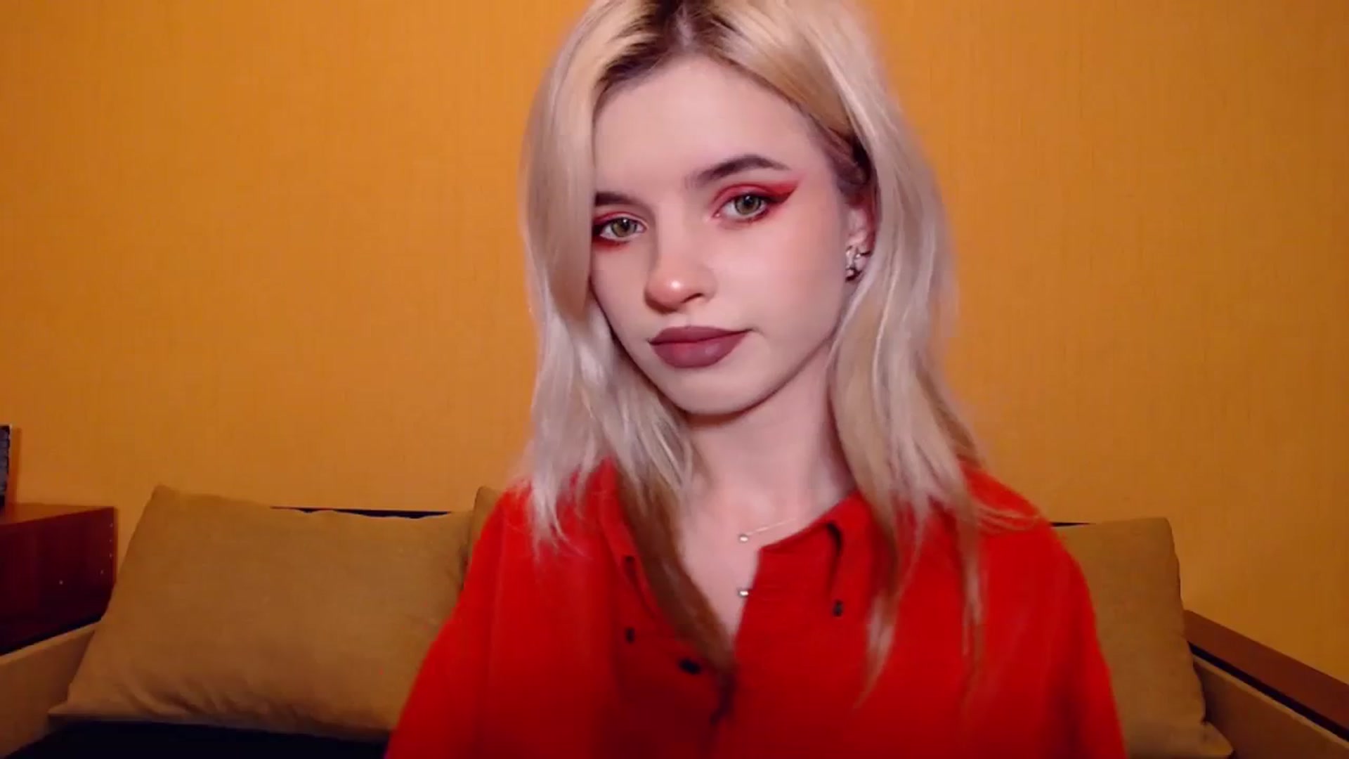 Gallery image thumbnail from Erineys's myfreecams stream on, 11/03/2023, 16:19 image 2 of 20