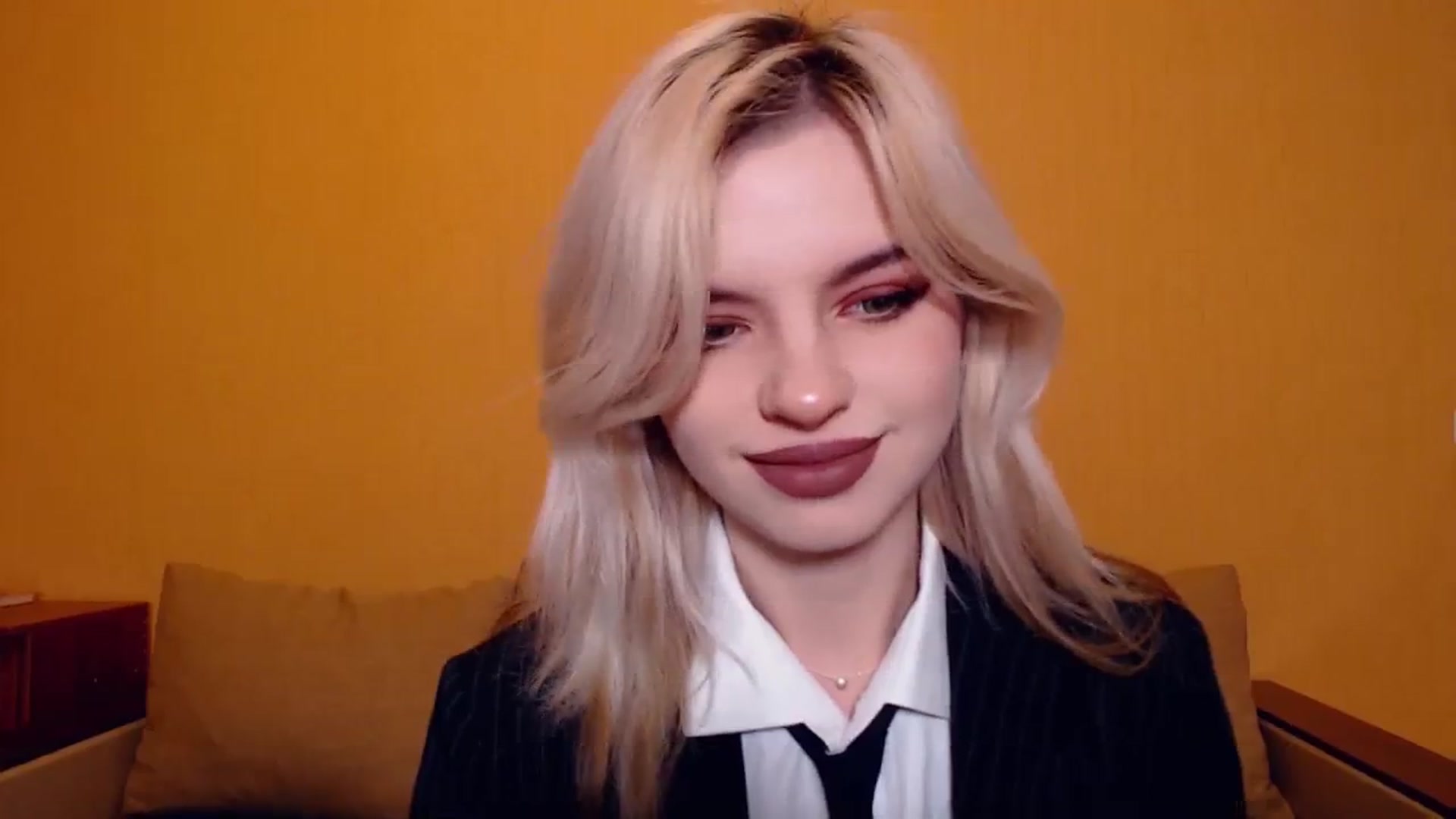 Gallery image thumbnail from Erineys's myfreecams stream on, 11/04/2023, 12:42 image 6 of 20
