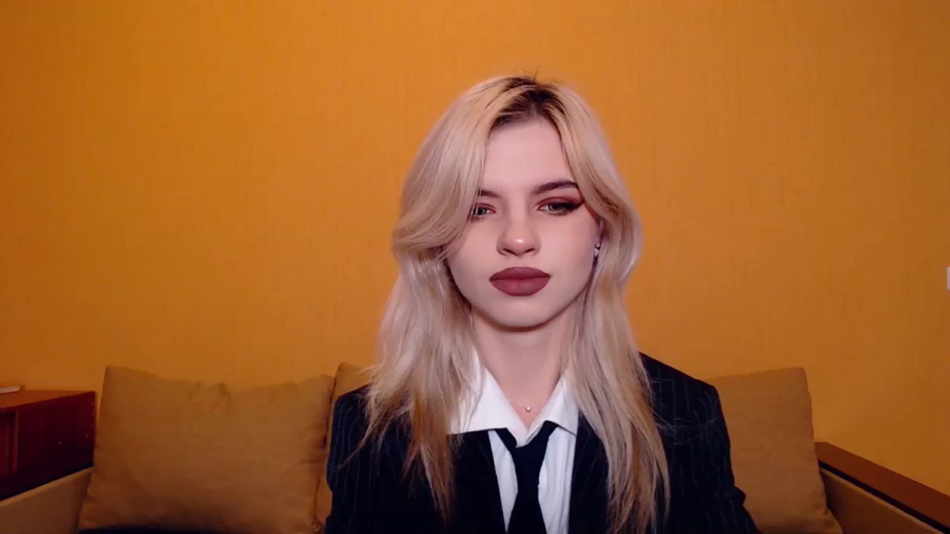Gallery image thumbnail from Erineys's myfreecams stream on, 11/04/2023, 12:42 image 3 of 20