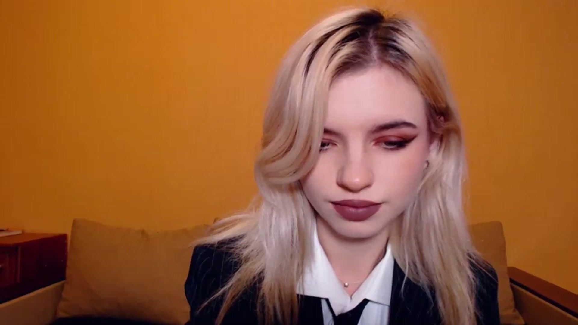 Gallery image thumbnail from Erineys's myfreecams stream on, 11/04/2023, 12:58 image 11 of 20