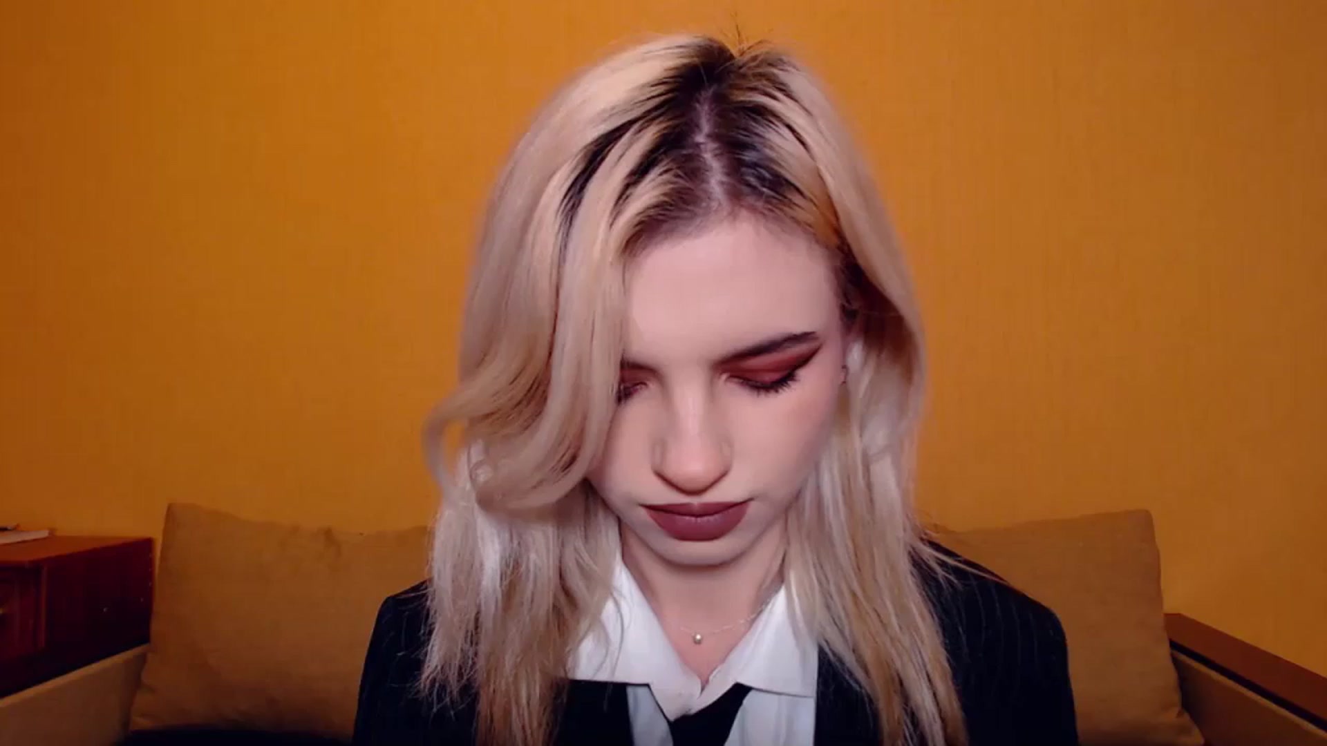 Gallery image thumbnail from Erineys's myfreecams stream on, 11/04/2023, 12:58 image 1 of 20