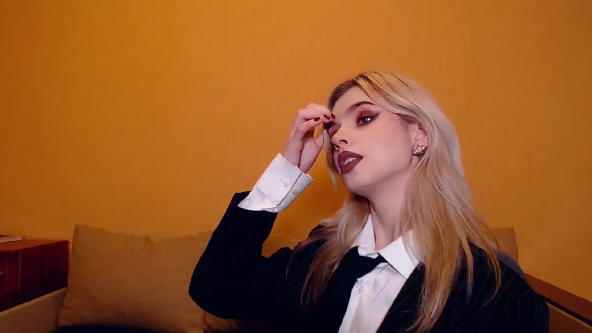 Gallery image thumbnail from Erineys's myfreecams stream on, 11/04/2023, 12:58 image 17 of 20
