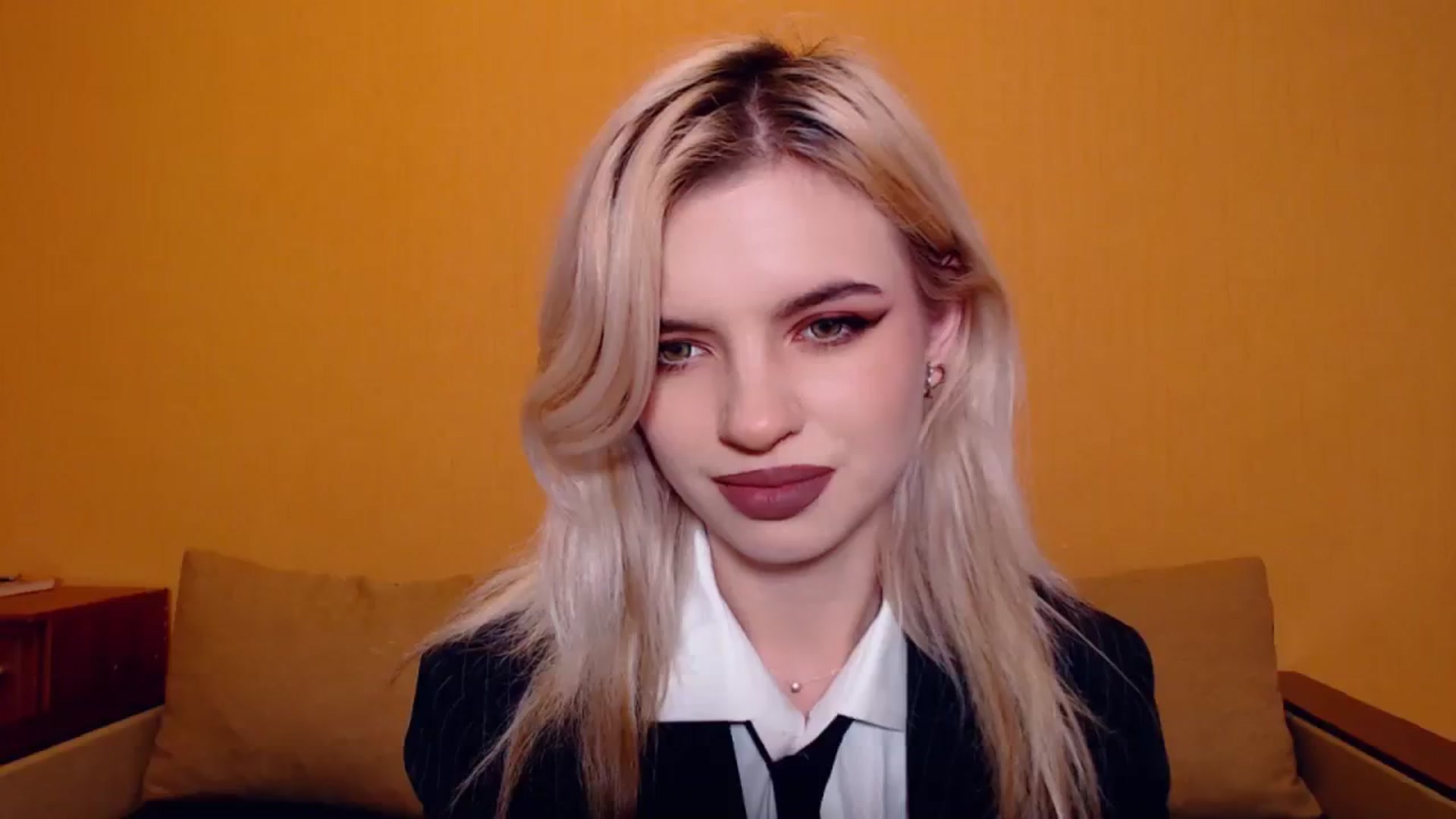 Gallery image thumbnail from Erineys's myfreecams stream on, 11/04/2023, 12:58 image 12 of 20