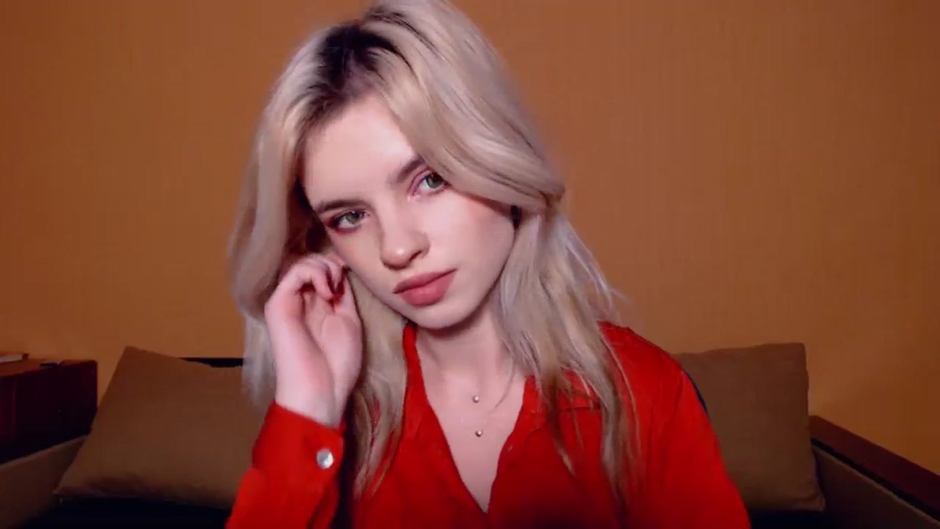 Gallery image thumbnail from Erineys's myfreecams stream on, 11/06/2023, 16:31 image 2 of 20