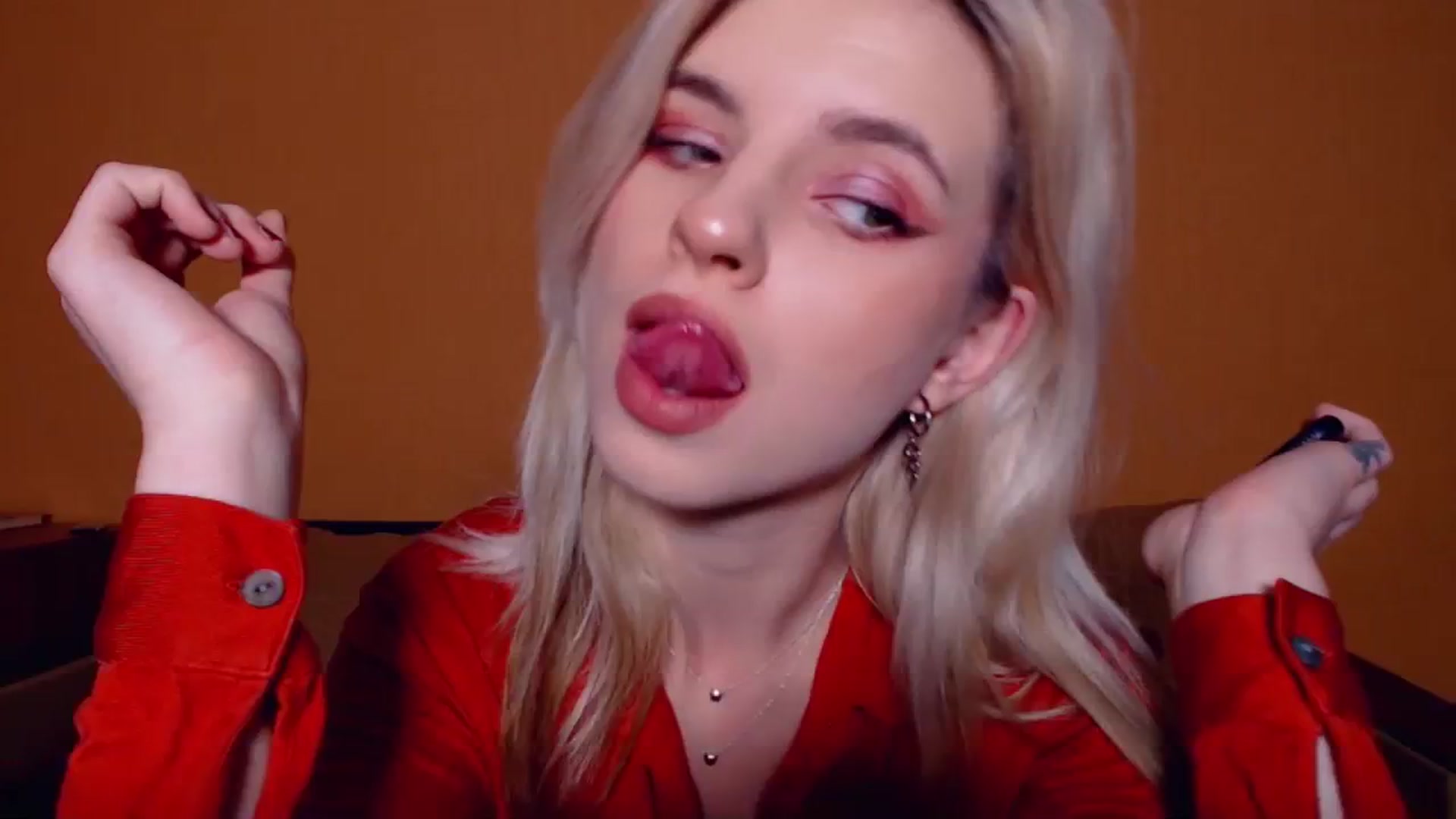 Gallery image thumbnail from Erineys's myfreecams stream on, 11/06/2023, 16:31 image 8 of 20
