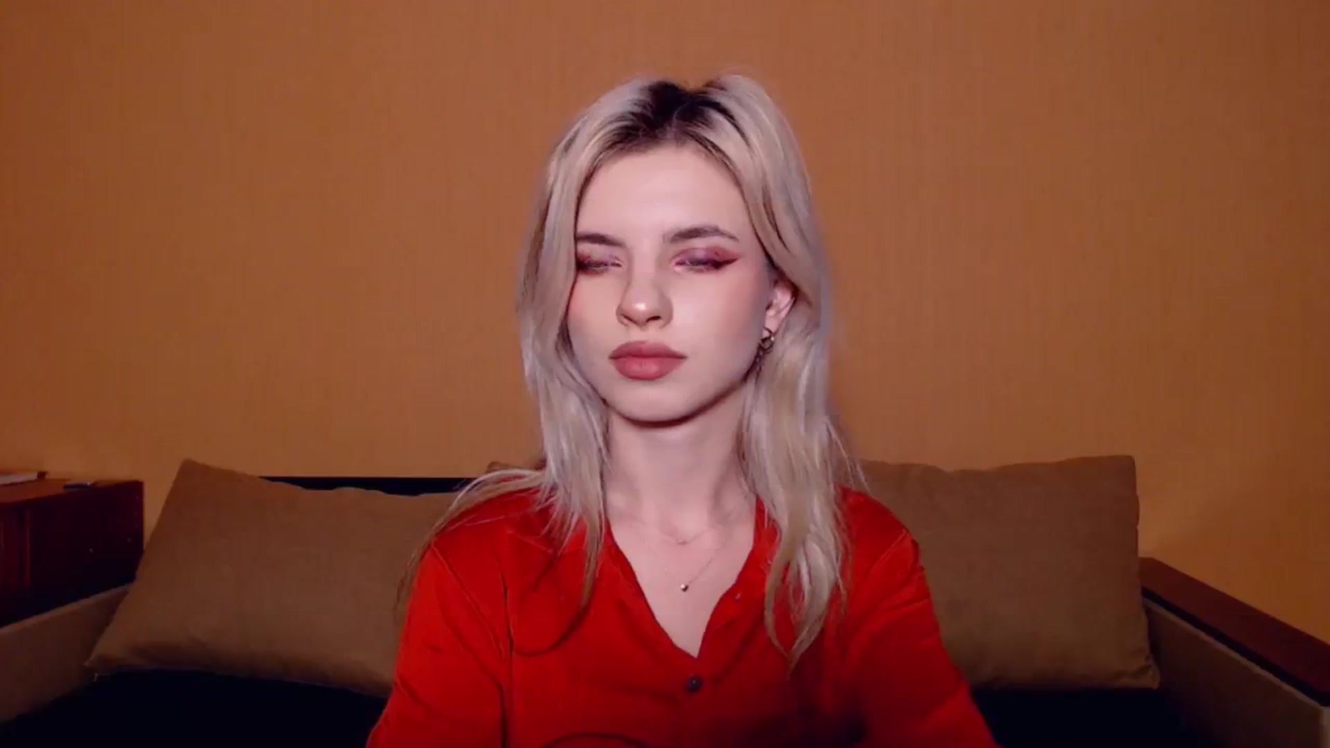 Gallery image thumbnail from Erineys's myfreecams stream on, 11/06/2023, 16:31 image 11 of 20