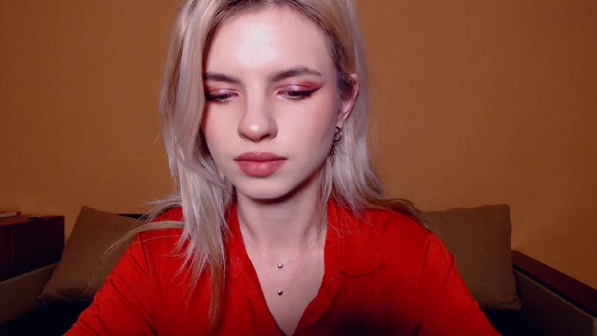 Gallery image thumbnail from Erineys's myfreecams stream on, 11/06/2023, 16:31 image 12 of 20