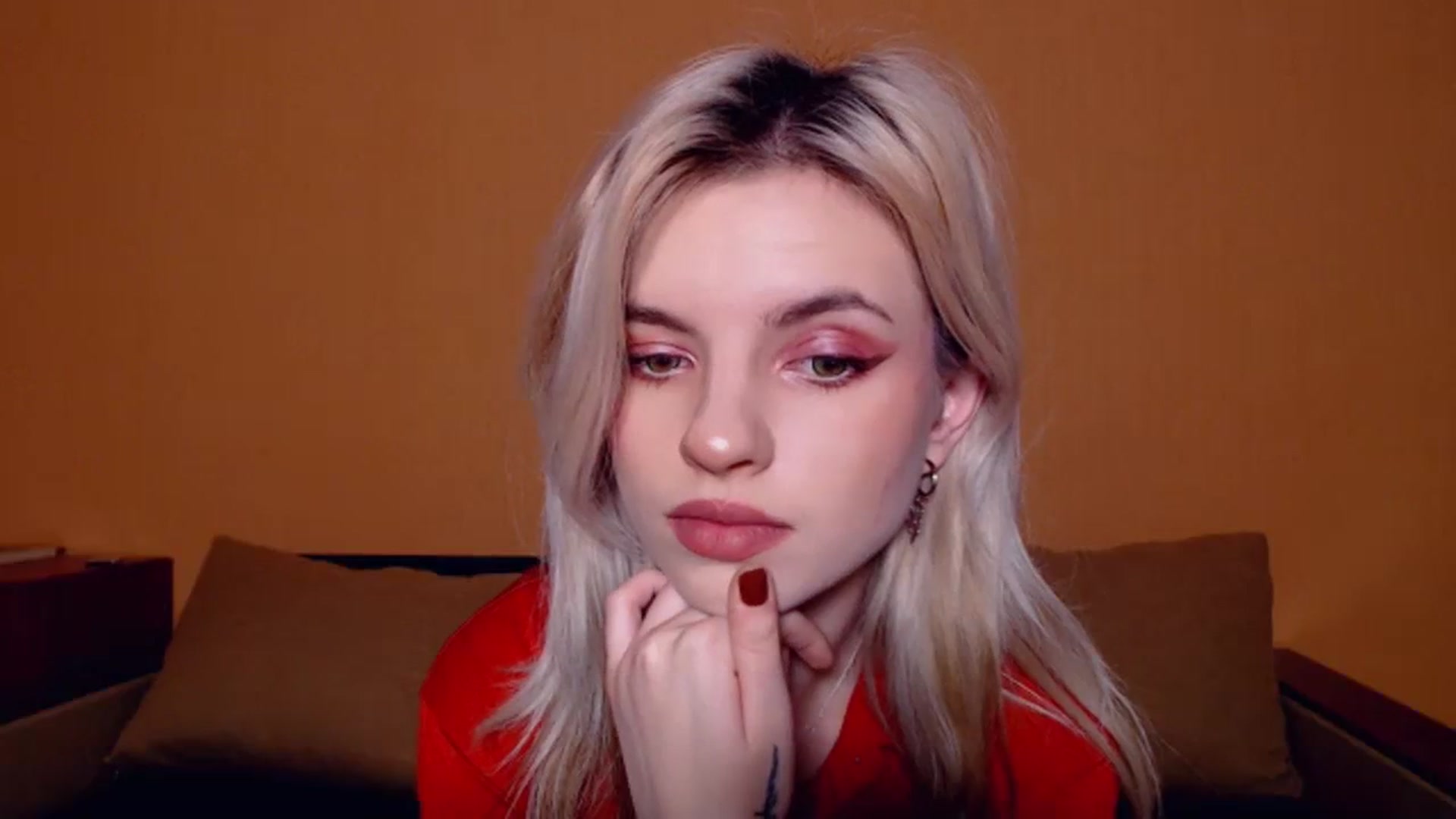 Gallery image thumbnail from Erineys's myfreecams stream on, 11/06/2023, 17:32 image 9 of 20