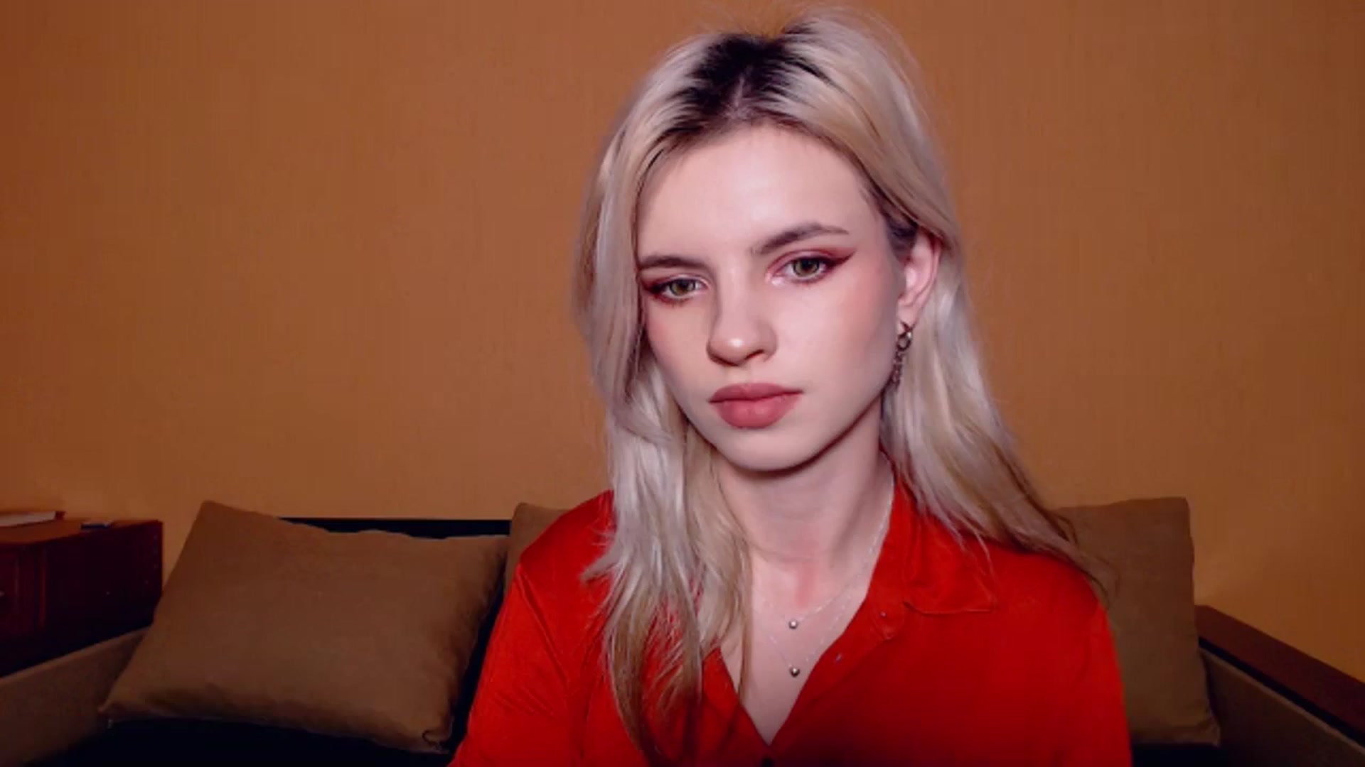 Gallery image thumbnail from Erineys's myfreecams stream on, 11/06/2023, 17:32 image 7 of 20