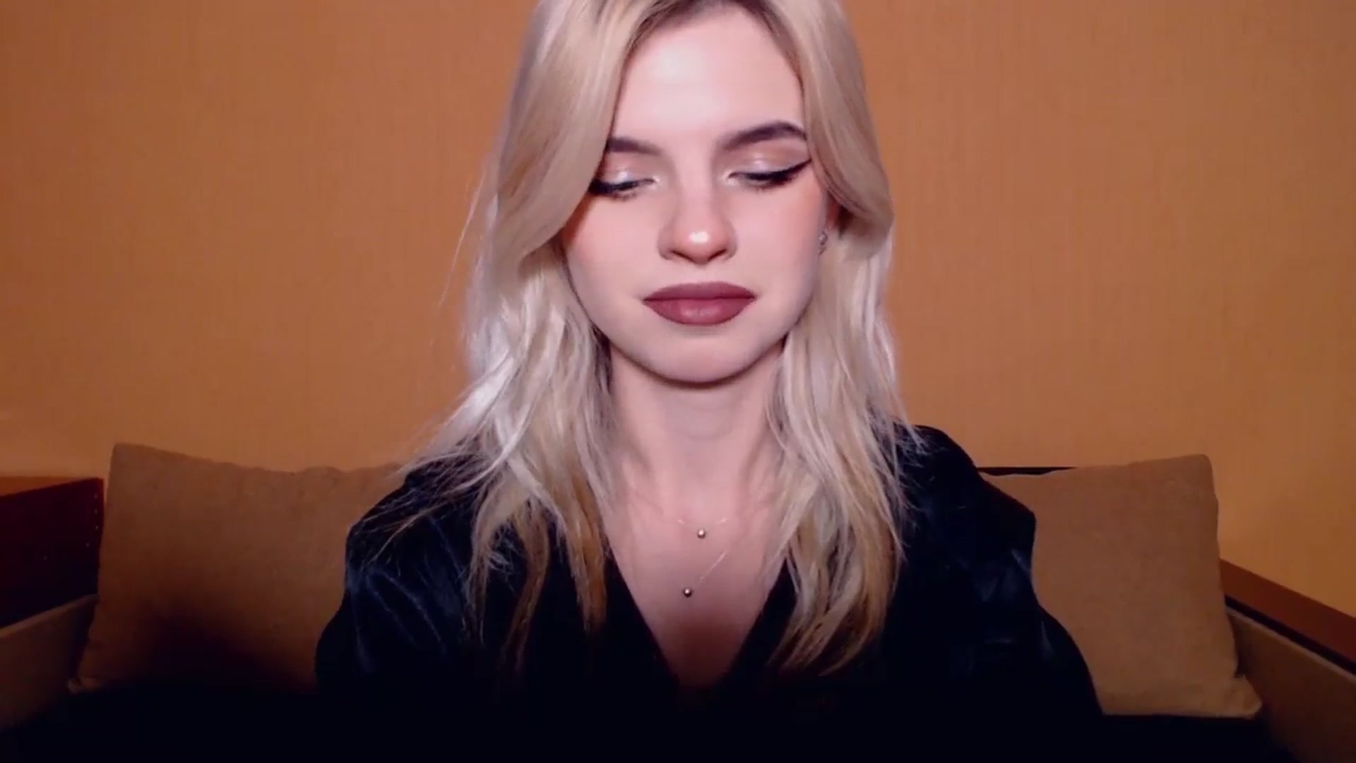 Gallery image thumbnail from Erineys's myfreecams stream on, 11/09/2023, 15:23 image 13 of 20