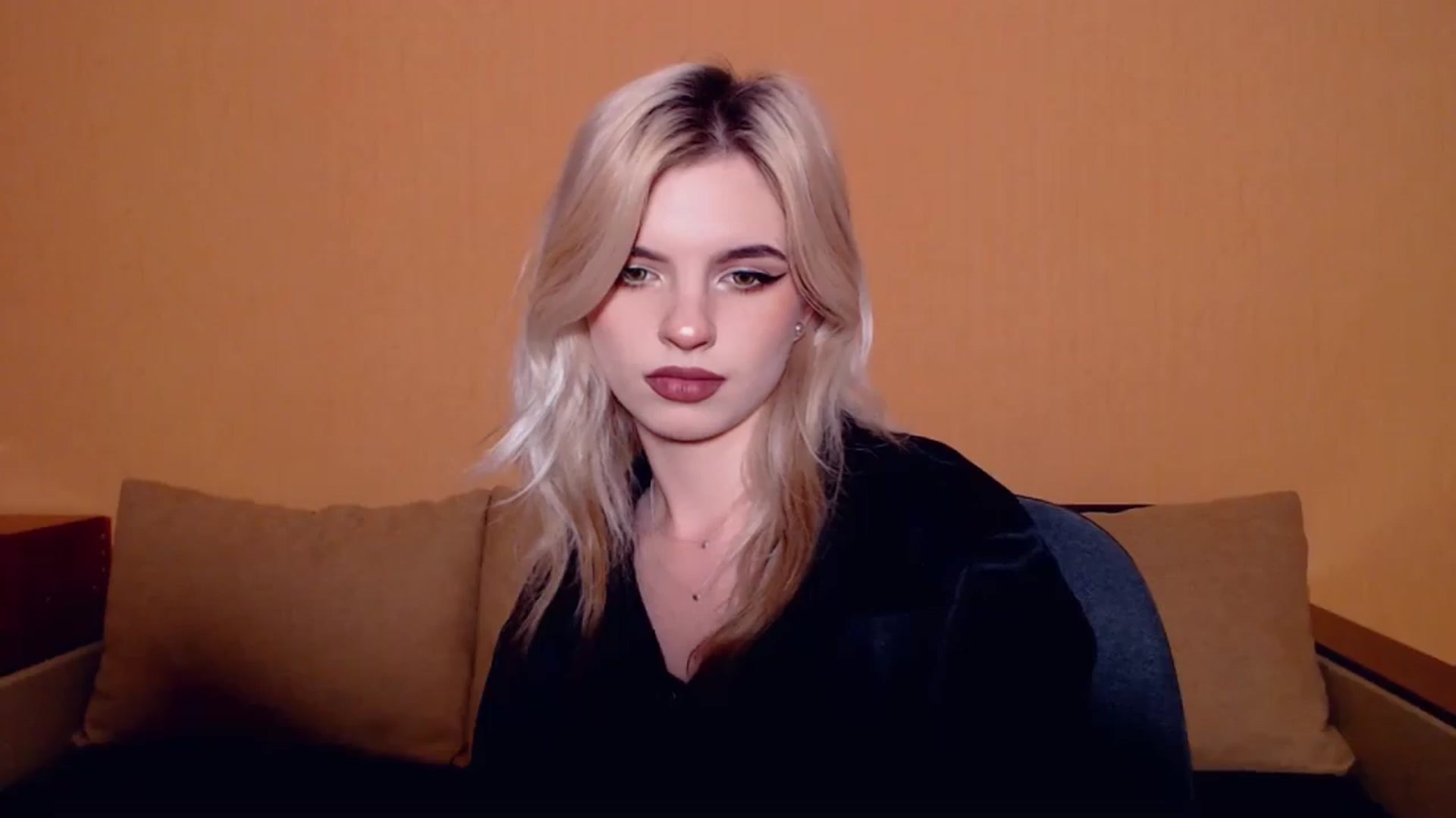 Gallery image thumbnail from Erineys's myfreecams stream on, 11/09/2023, 15:23 image 8 of 20