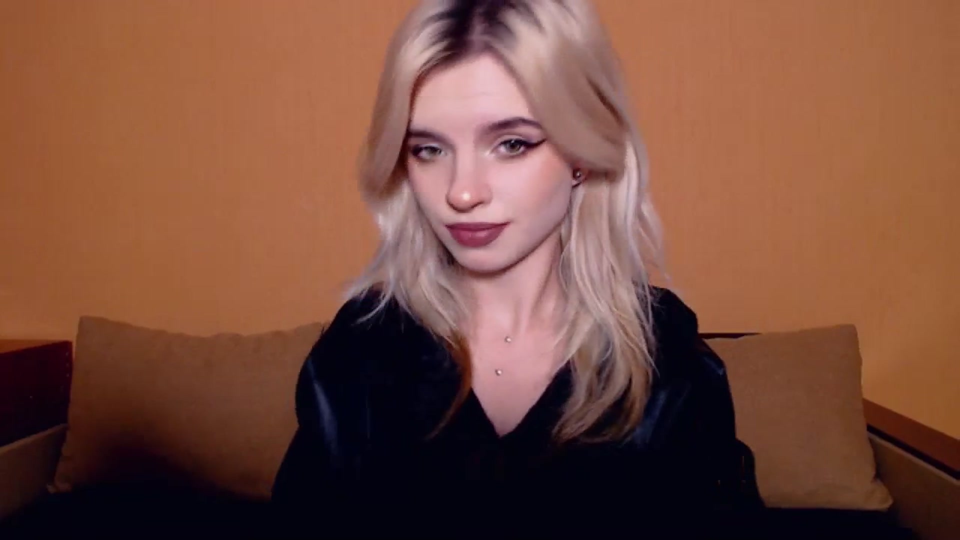 Gallery image thumbnail from Erineys's myfreecams stream on, 11/09/2023, 15:23 image 6 of 20