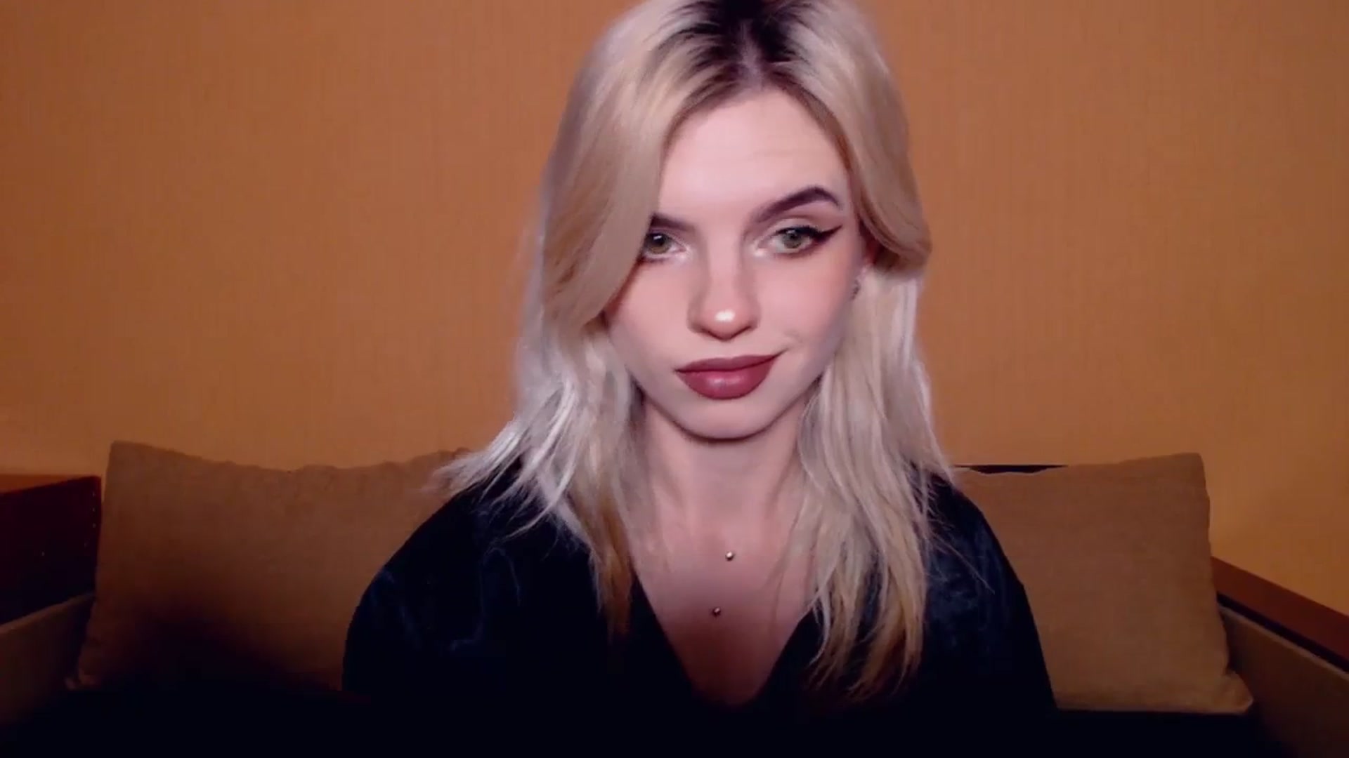 Gallery image thumbnail from Erineys's myfreecams stream on, 11/09/2023, 15:23 image 2 of 20