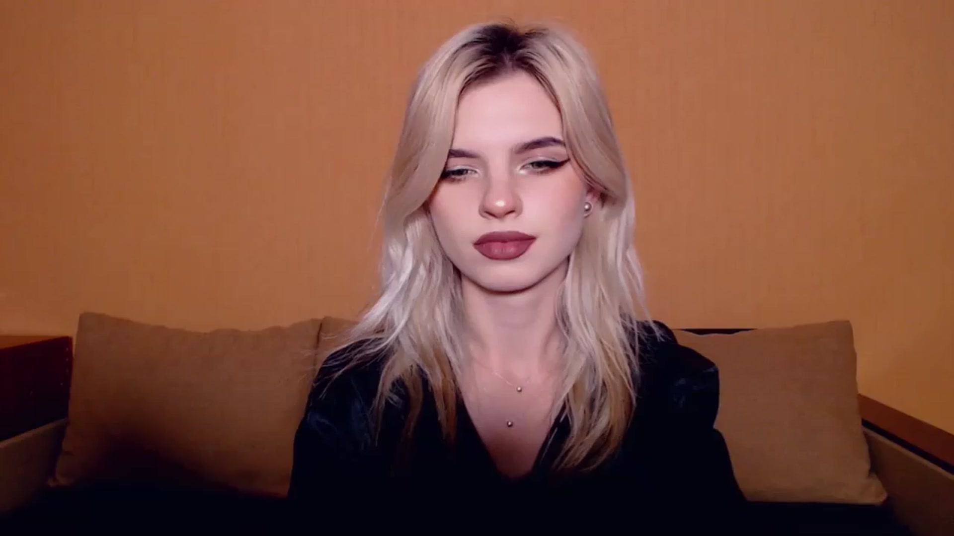 Gallery image thumbnail from Erineys's myfreecams stream on, 11/09/2023, 15:23 image 11 of 20
