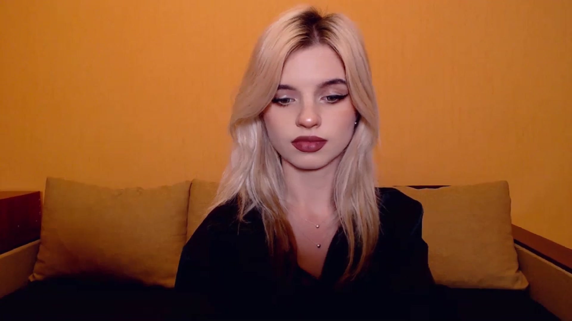 Gallery image thumbnail from Erineys's myfreecams stream on, 11/09/2023, 16:11 image 15 of 20