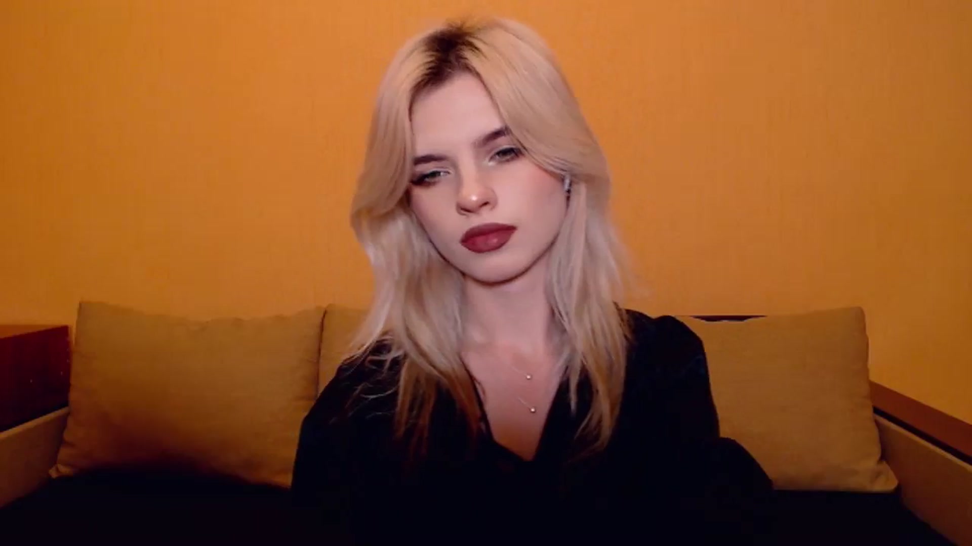 Gallery image thumbnail from Erineys's myfreecams stream on, 11/09/2023, 16:11 image 9 of 20