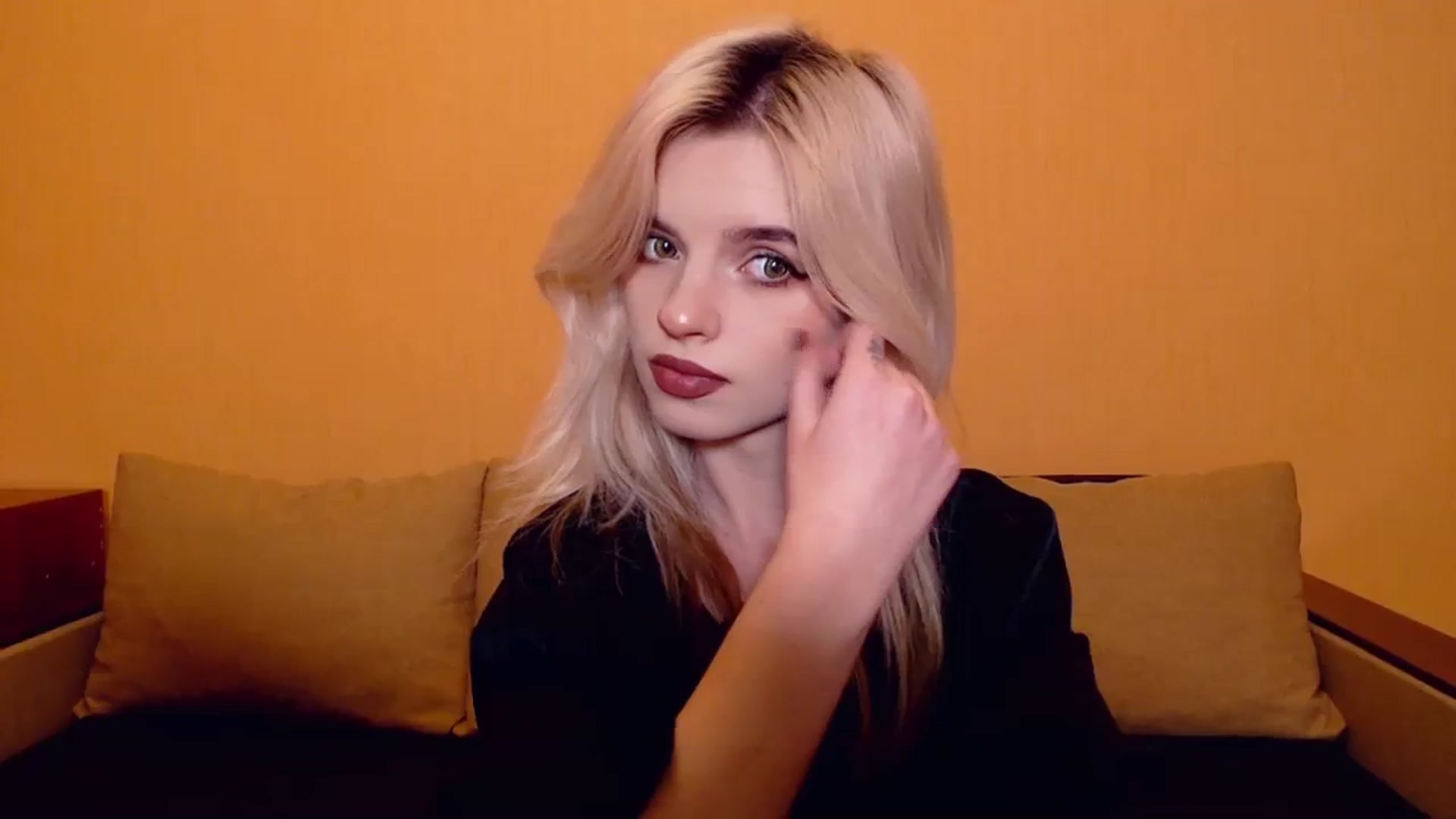 Gallery image thumbnail from Erineys's myfreecams stream on, 11/09/2023, 16:11 image 13 of 20