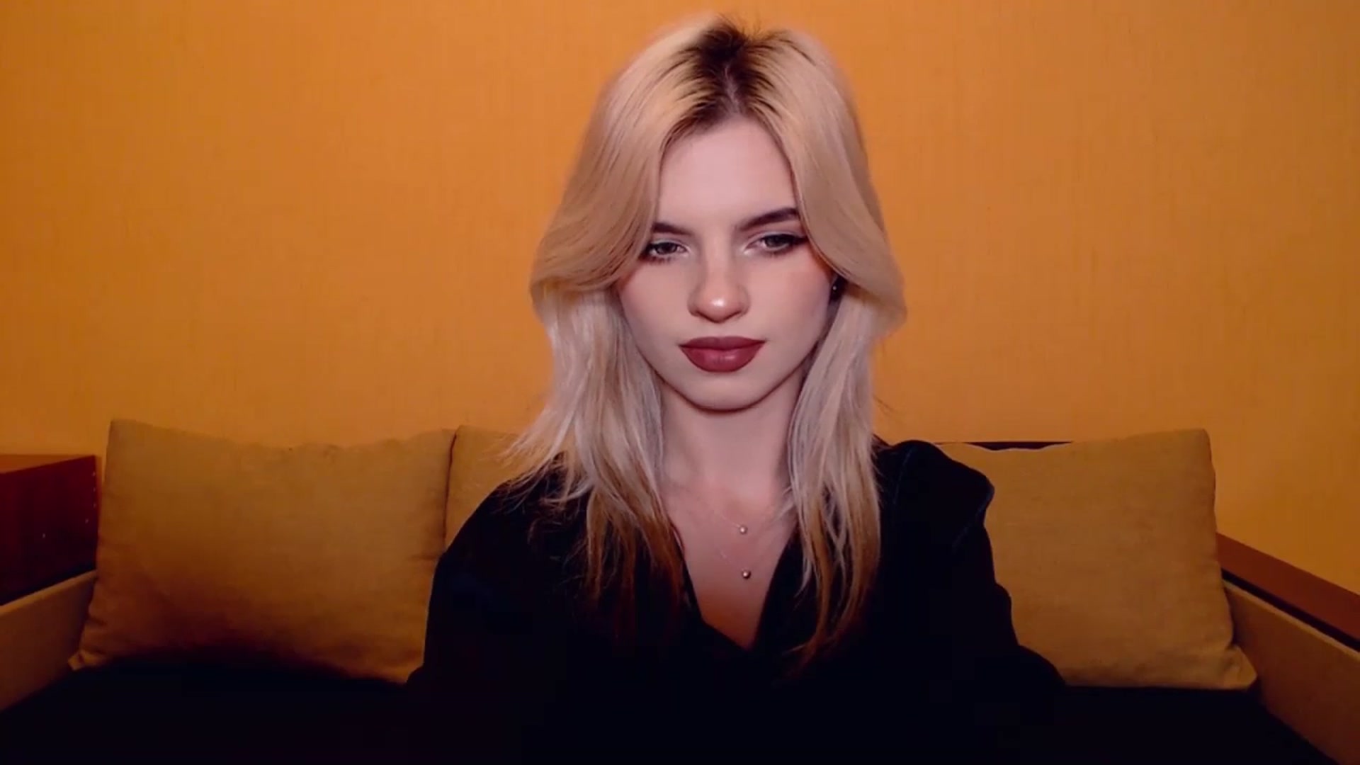 Gallery image thumbnail from Erineys's myfreecams stream on, 11/09/2023, 16:11 image 12 of 20