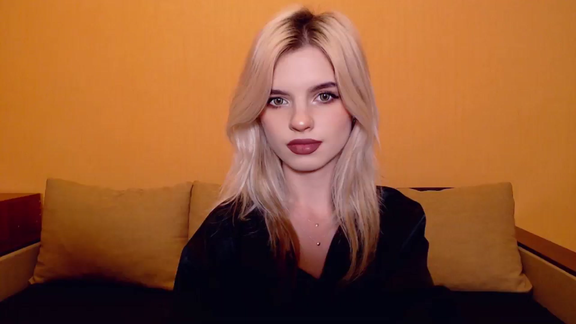 Gallery image thumbnail from Erineys's myfreecams stream on, 11/09/2023, 16:11 image 17 of 20