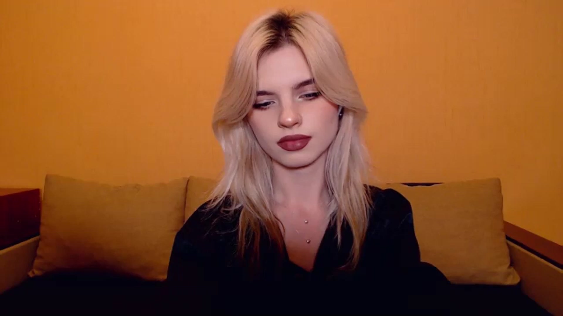 Gallery image thumbnail from Erineys's myfreecams stream on, 11/09/2023, 16:11 image 10 of 20