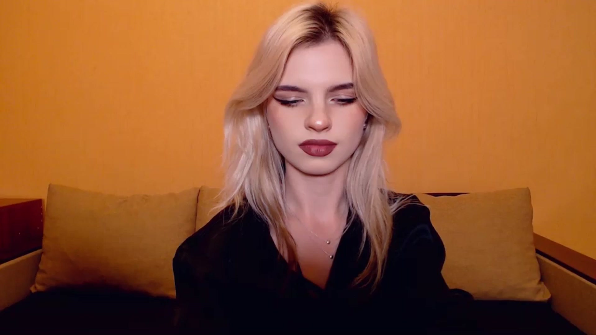 Gallery image thumbnail from Erineys's myfreecams stream on, 11/09/2023, 16:11 image 2 of 20