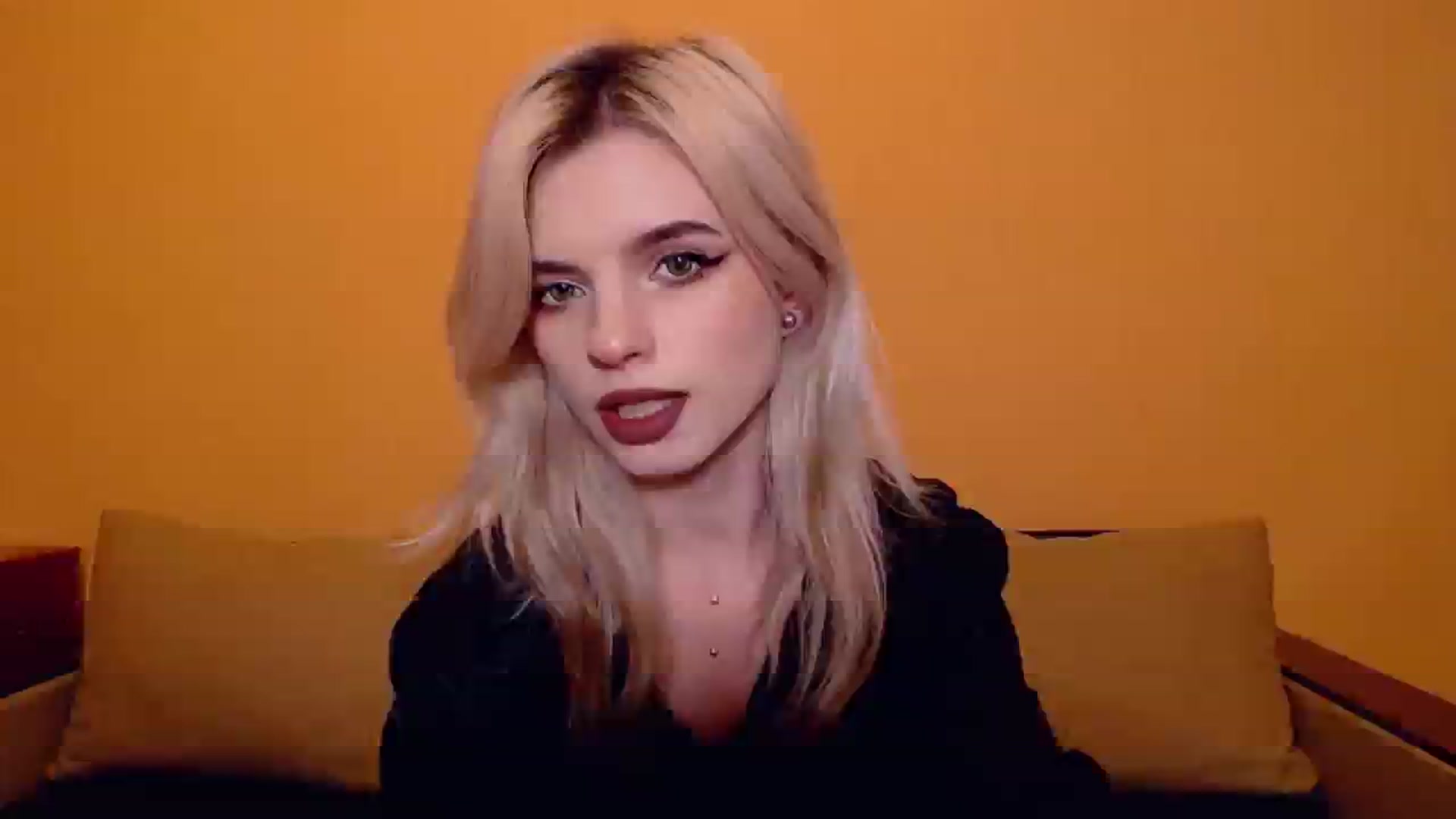 Gallery image thumbnail from Erineys's myfreecams stream on, 11/09/2023, 17:56 image 5 of 20