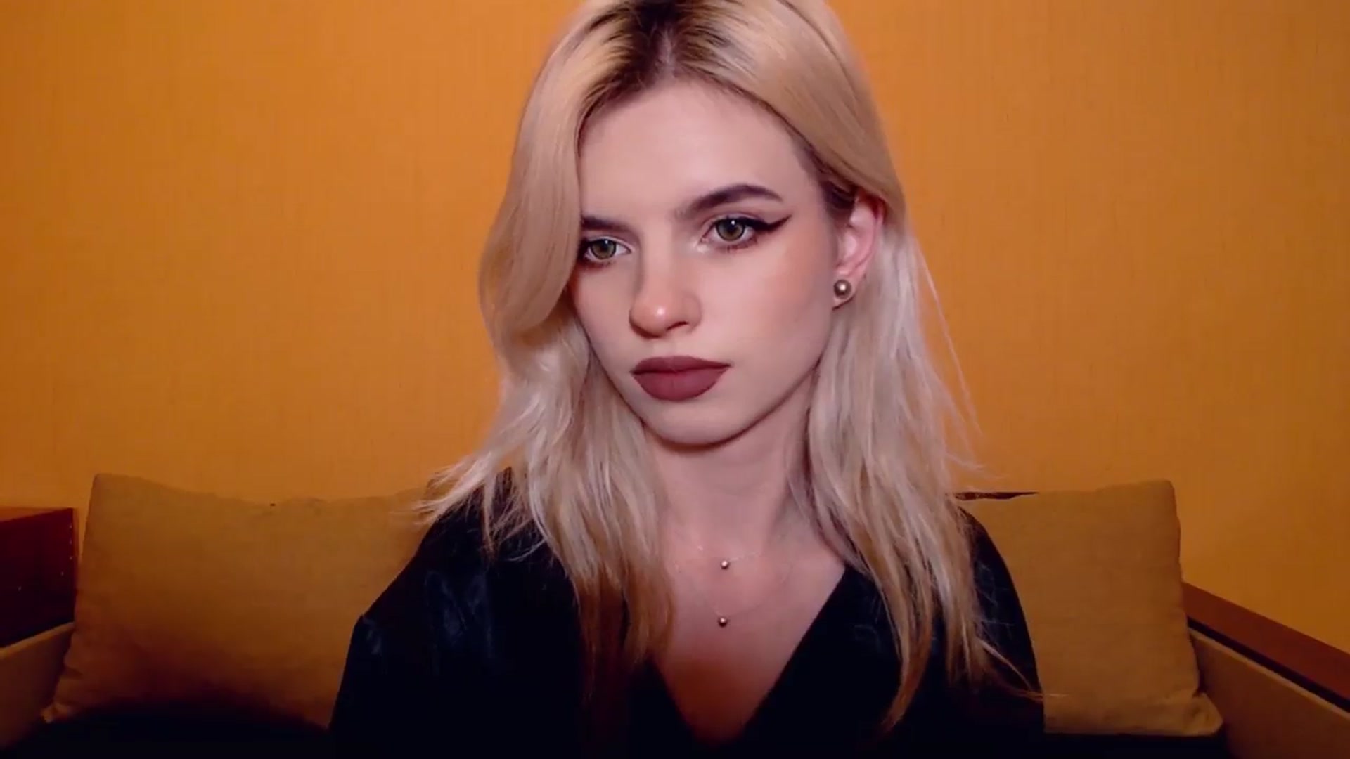 Gallery image thumbnail from Erineys's myfreecams stream on, 11/09/2023, 17:56 image 2 of 20