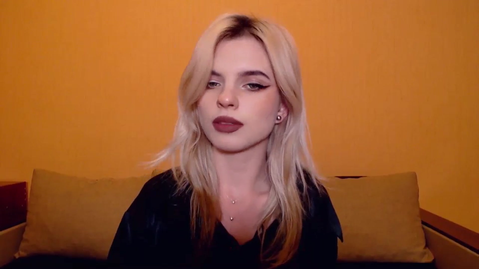 Gallery image thumbnail from Erineys's myfreecams stream on, 11/09/2023, 17:56 image 9 of 20