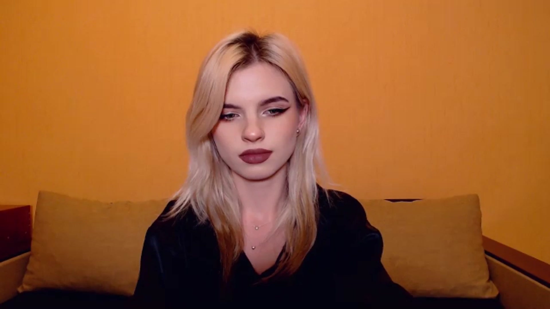 Gallery image thumbnail from Erineys's myfreecams stream on, 11/09/2023, 17:56 image 15 of 20
