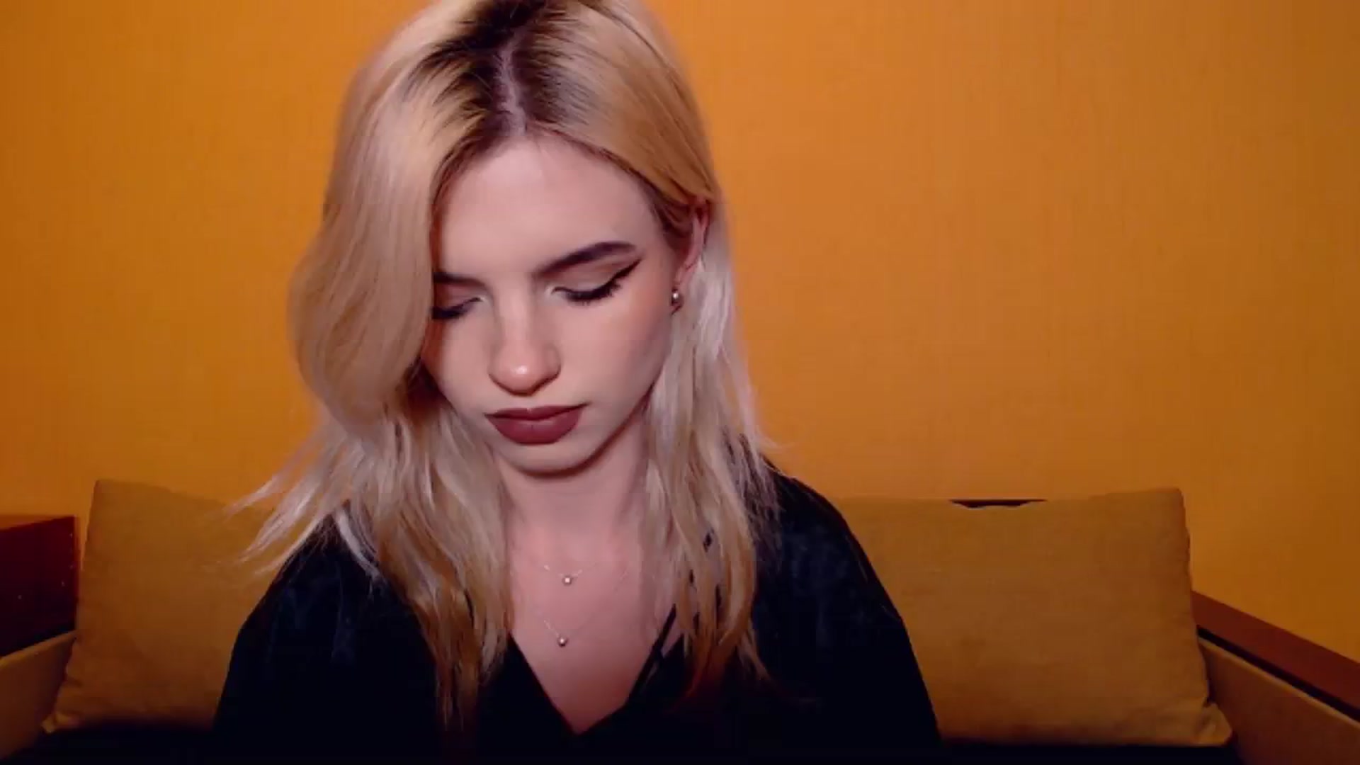 Gallery image thumbnail from Erineys's myfreecams stream on, 11/09/2023, 17:56 image 11 of 20
