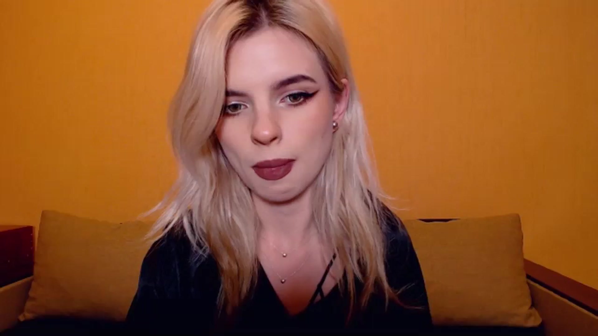 Gallery image thumbnail from Erineys's myfreecams stream on, 11/09/2023, 17:56 image 10 of 20