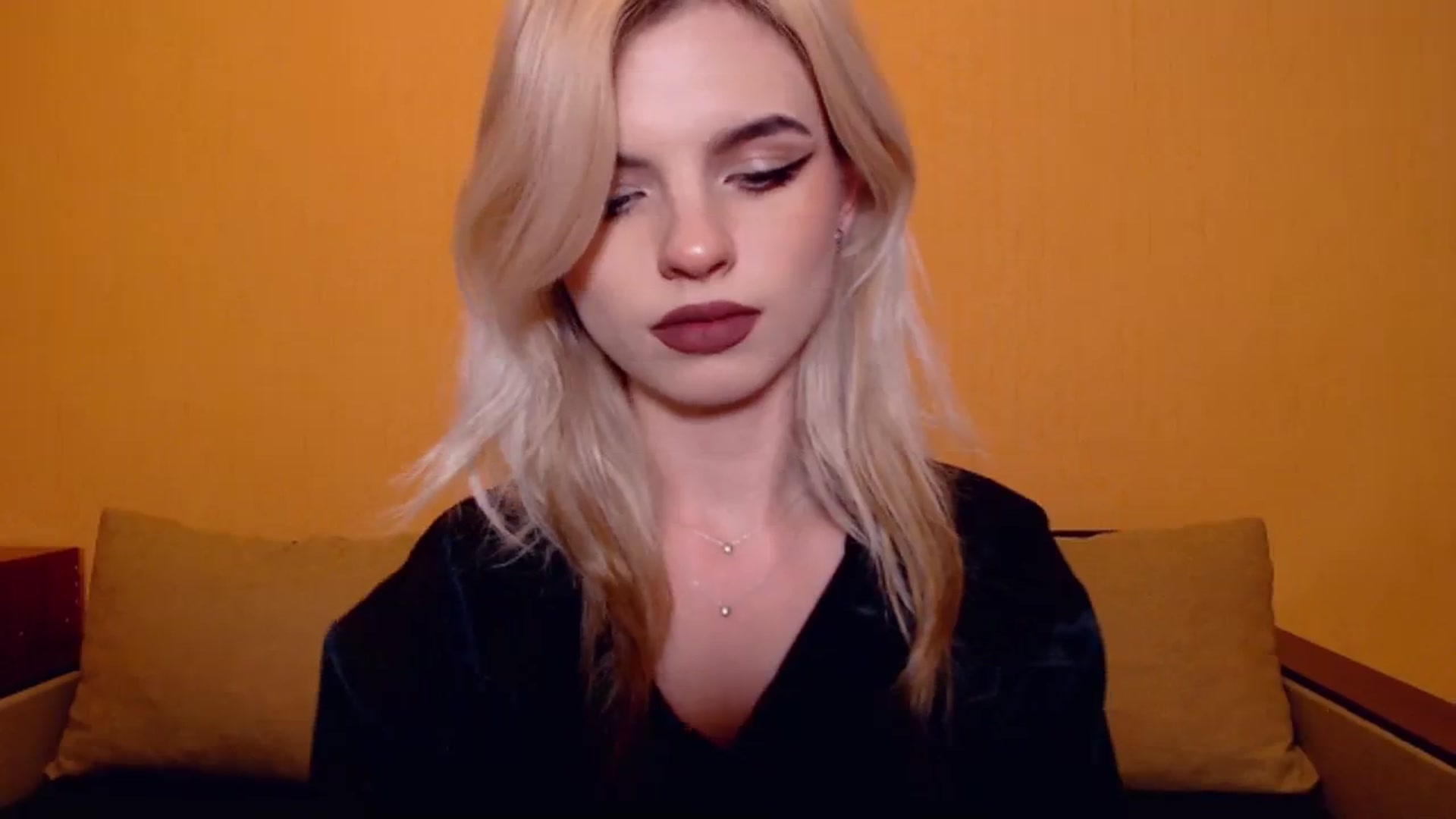 Gallery image thumbnail from Erineys's myfreecams stream on, 11/09/2023, 17:56 image 4 of 20