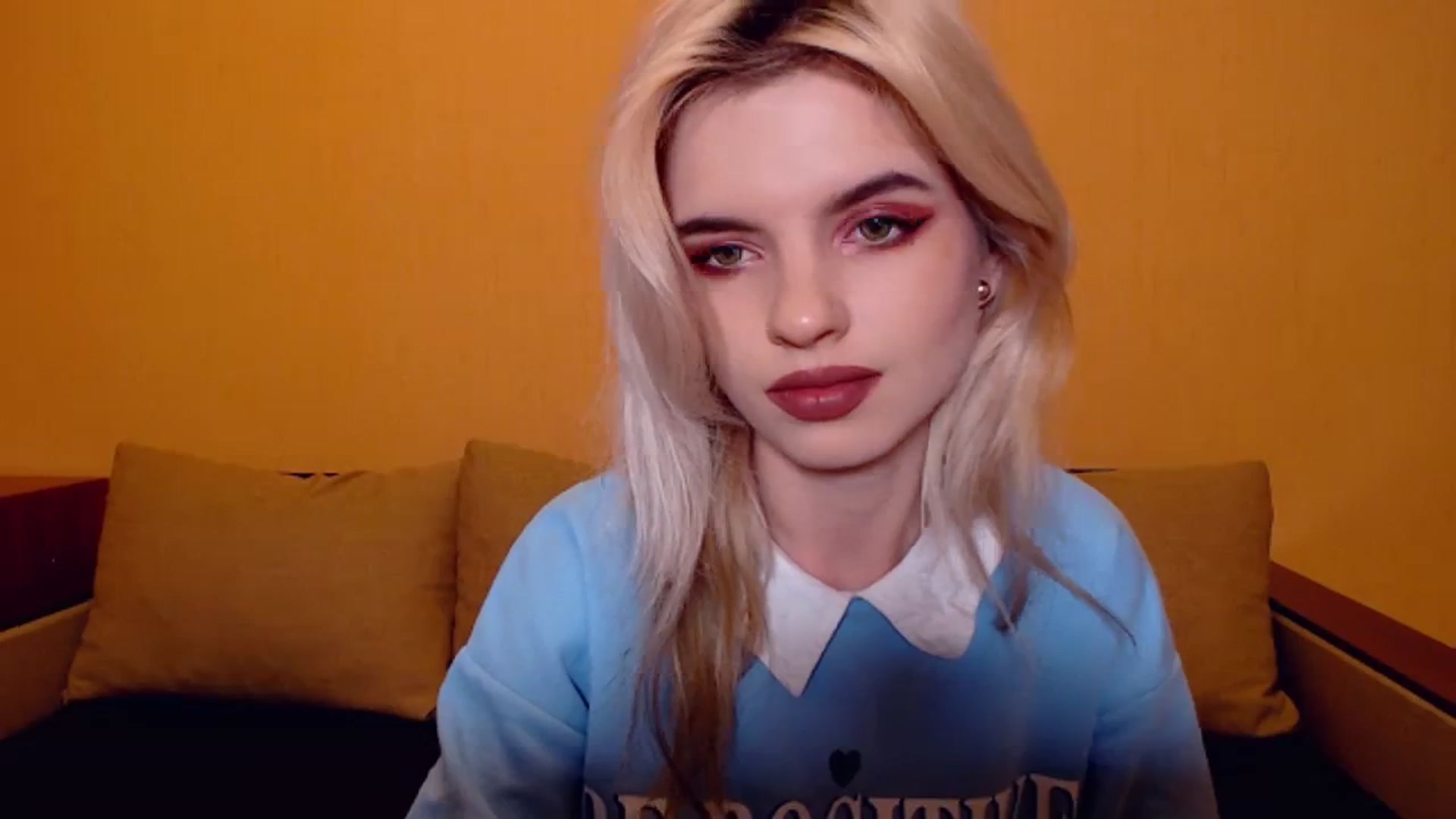 Gallery image thumbnail from Erineys's myfreecams stream on, 11/10/2023, 16:06 image 10 of 20